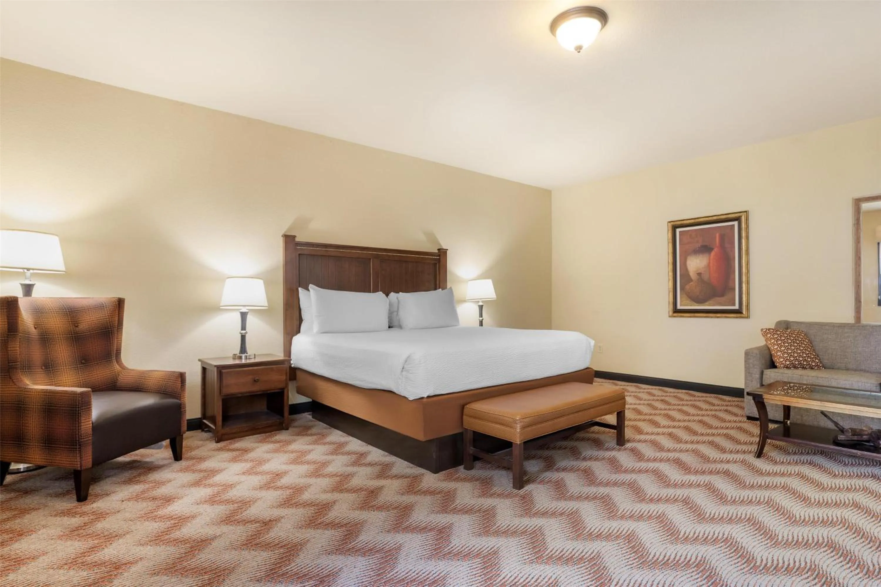 Bedroom, Bed in Best Western PLUS Cimarron Hotel & Suites