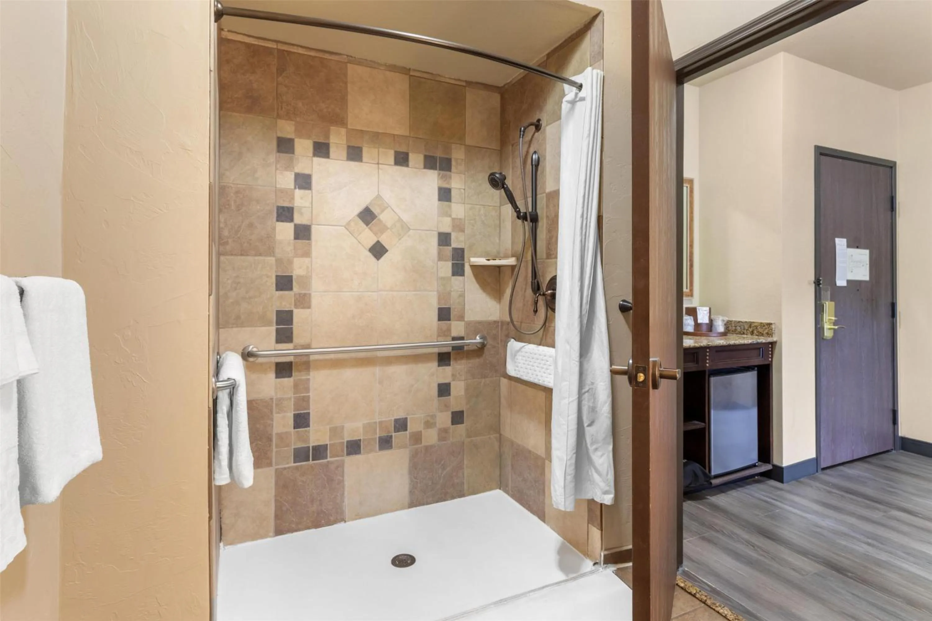 Bathroom in Best Western PLUS Cimarron Hotel & Suites