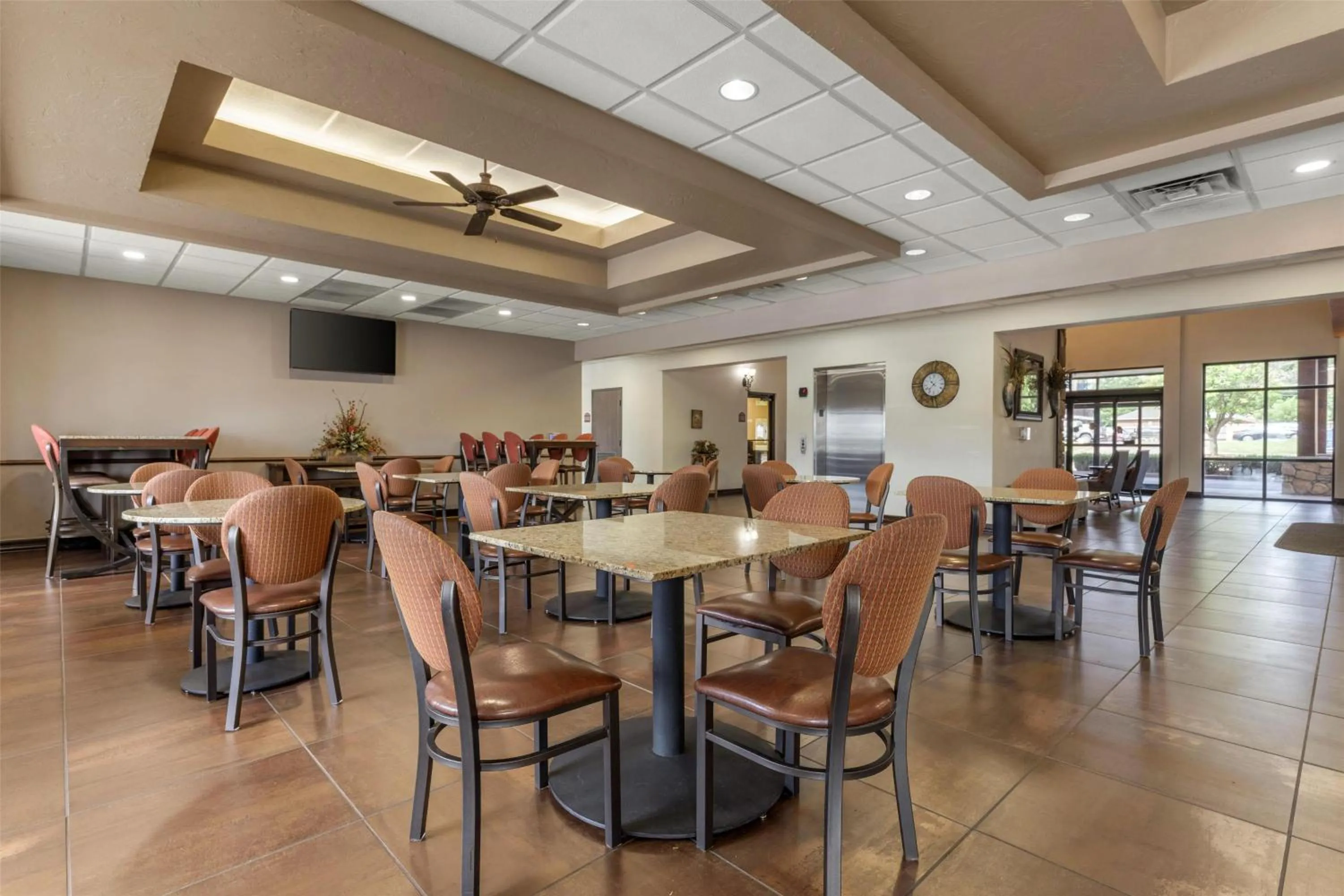 Restaurant/places to eat in Best Western PLUS Cimarron Hotel & Suites