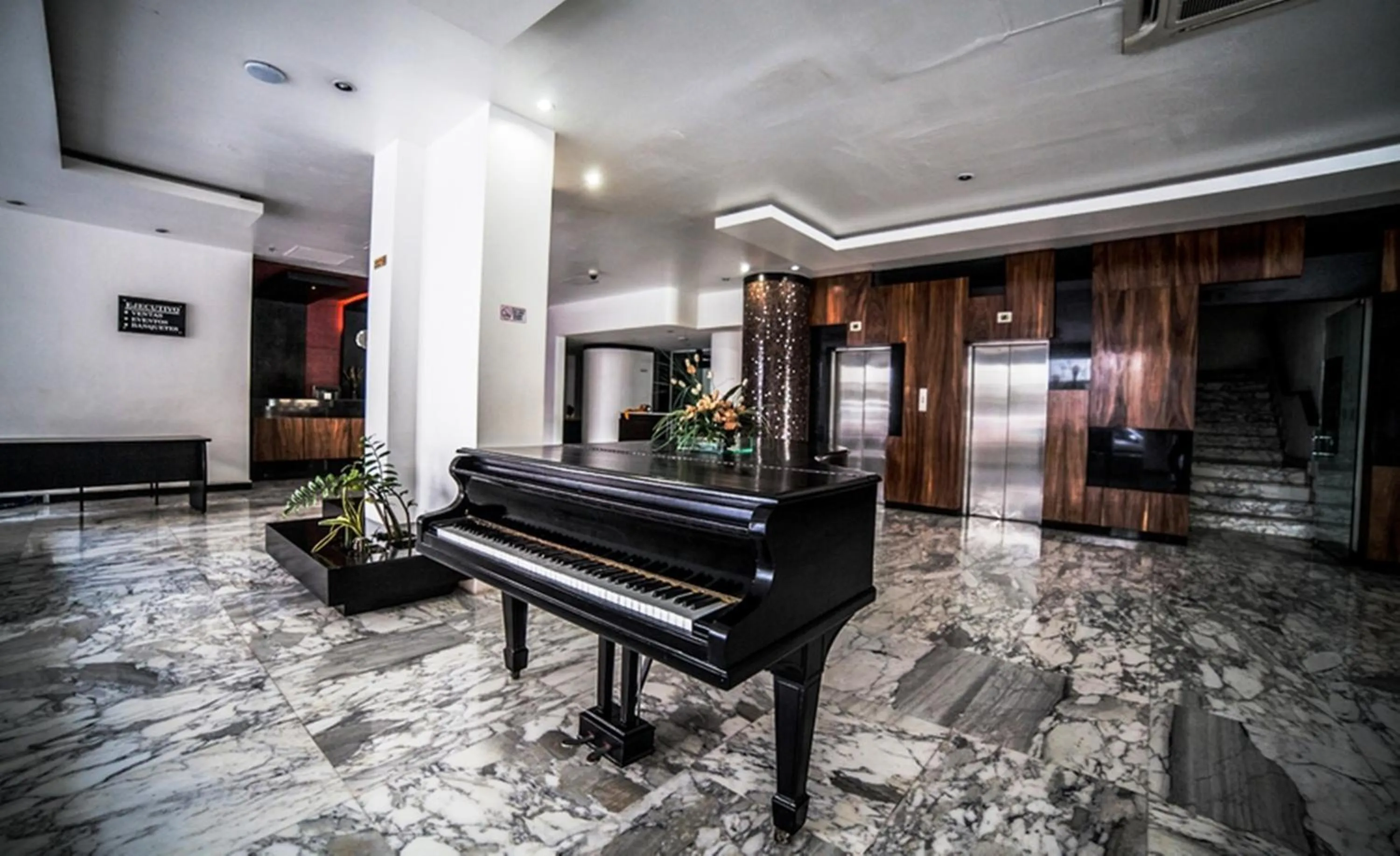 Lobby or reception in Hotel Inglaterra