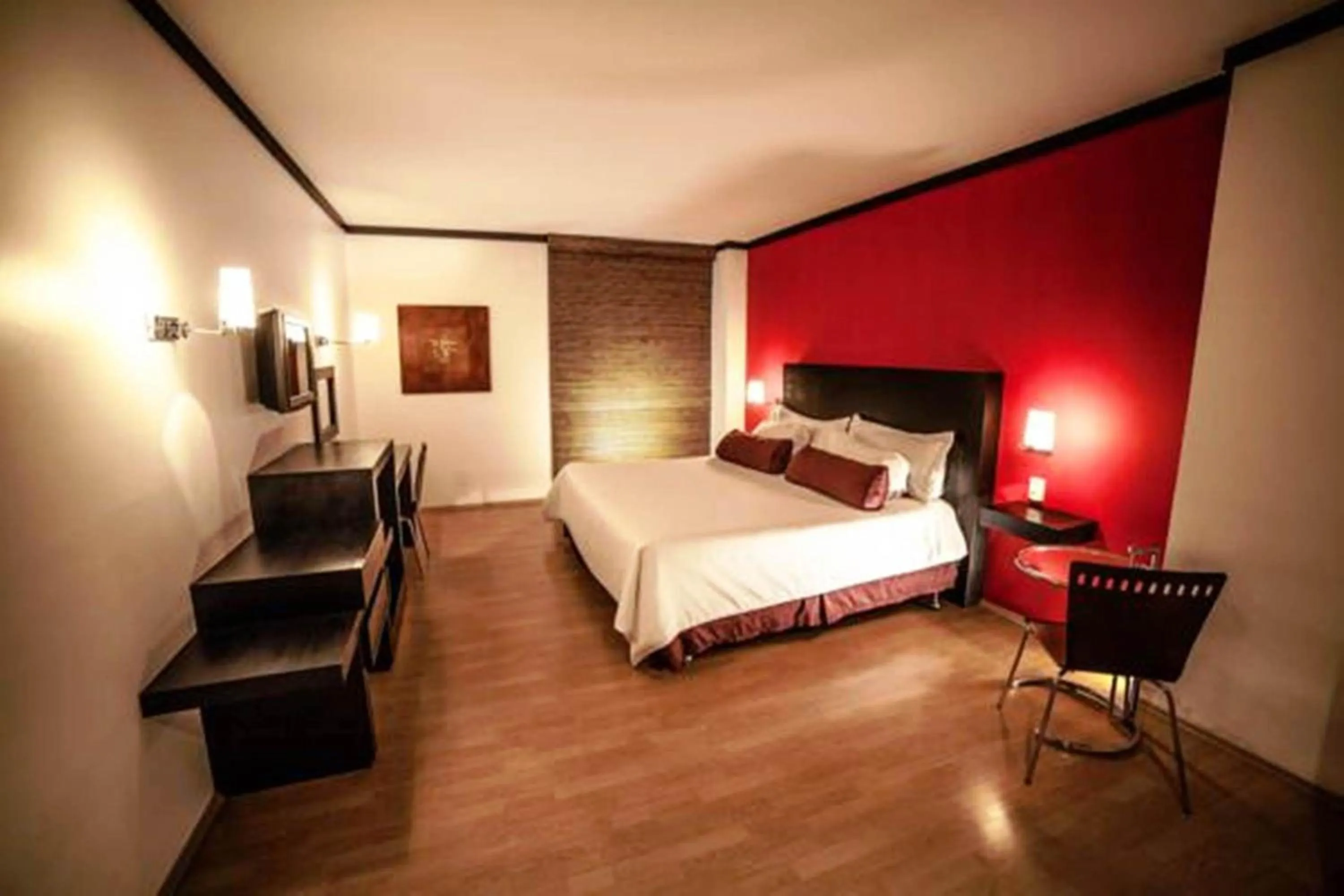 Photo of the whole room, Bed in Hotel Inglaterra