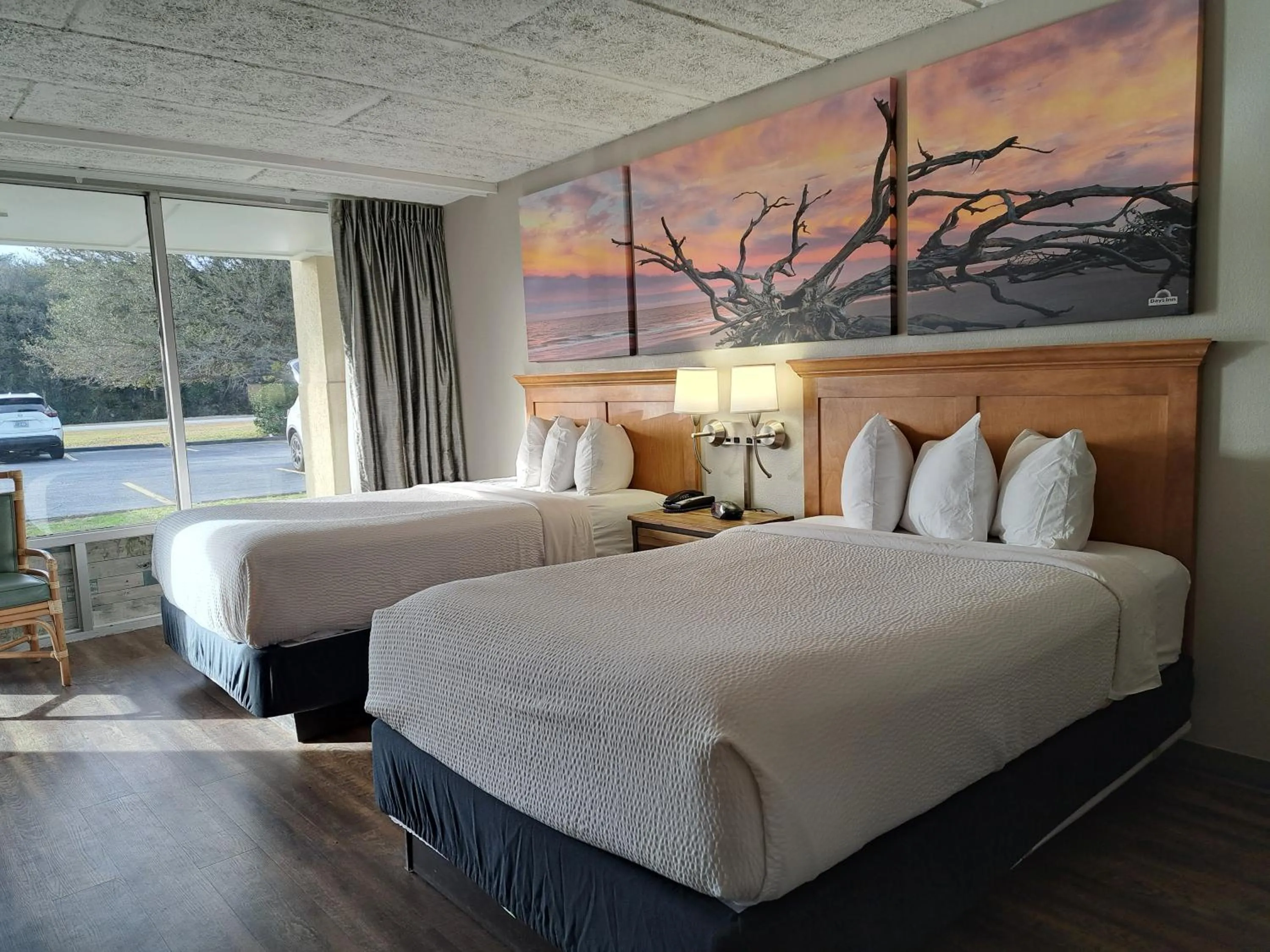 Bed in Days Inn & Suites by Wyndham Jekyll Island