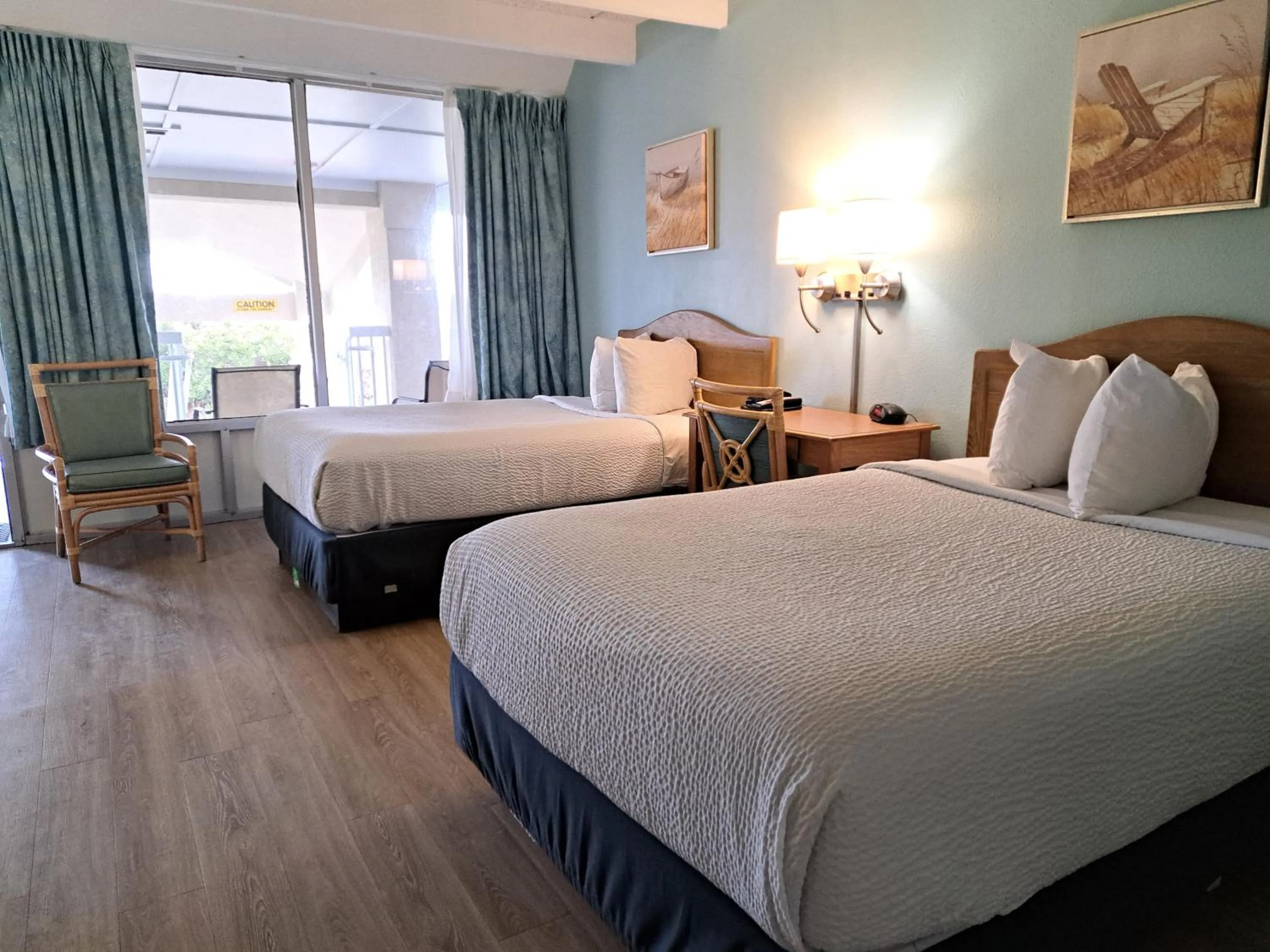 Bed in Days Inn & Suites by Wyndham Jekyll Island