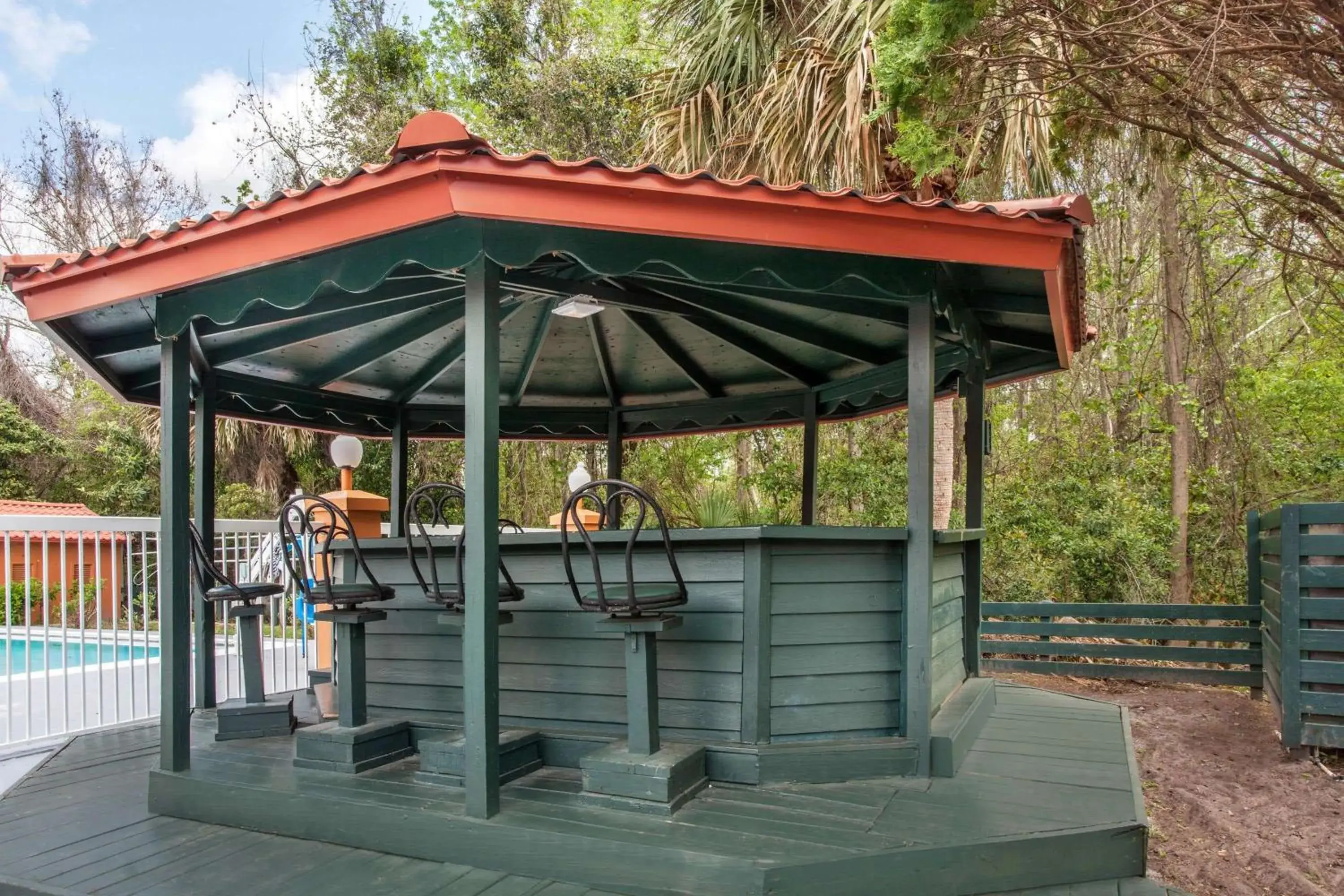 Lounge or bar in Baymont by Wyndham Lake City I-75 Lounge or bar in Baymont by Wyndham Lake City I-75