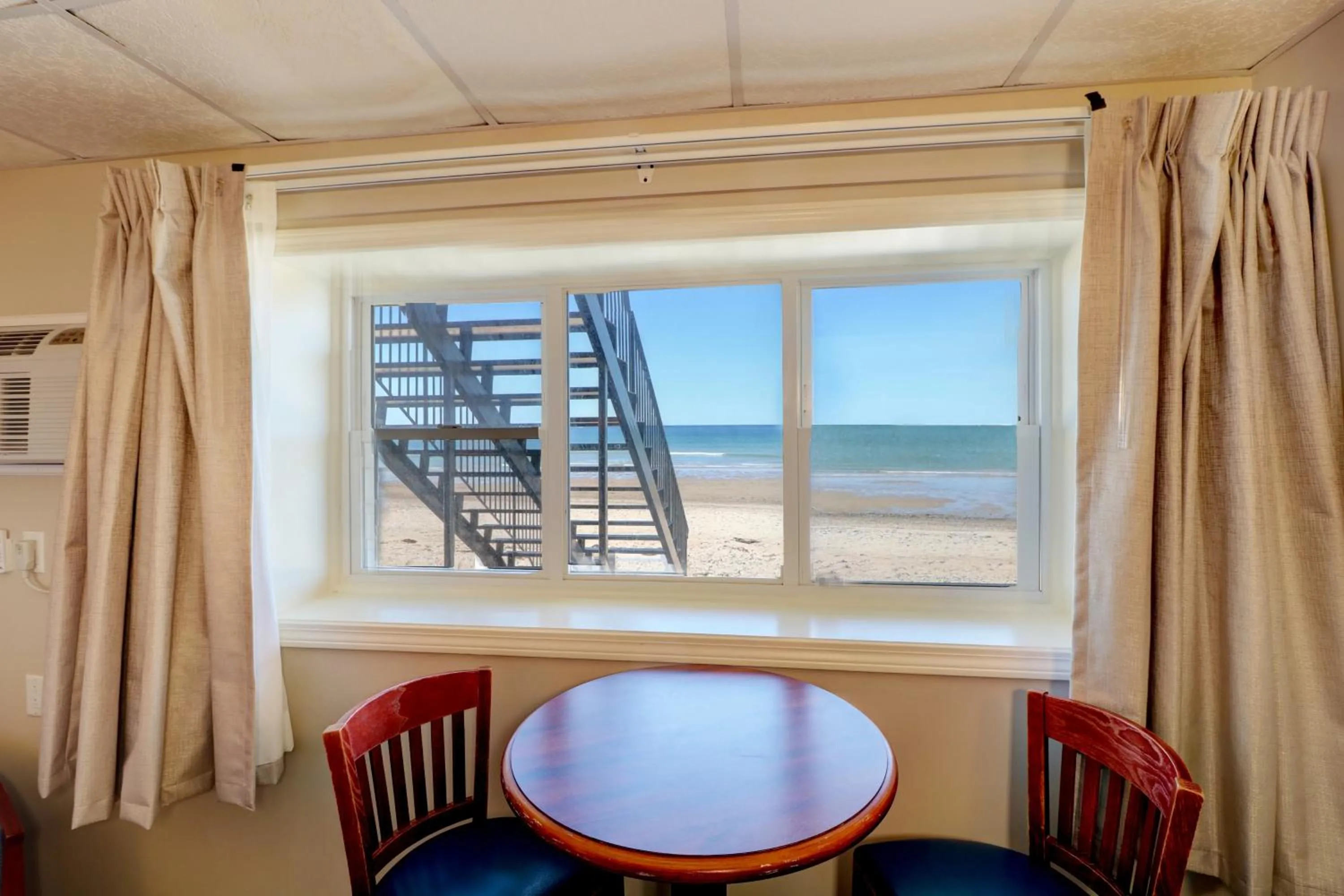 Atlantic Oceanfront Hotel, Wells Beach