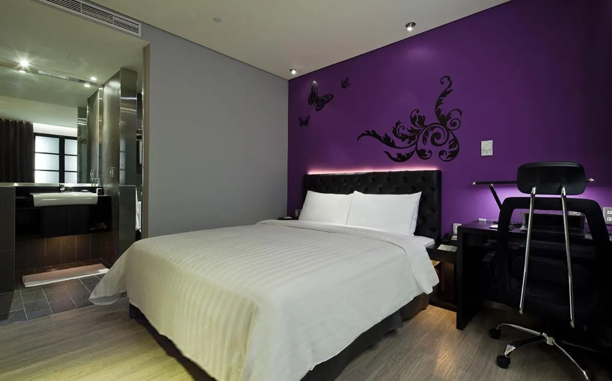 Bed in FX Hotel Taipei Nanjing East Road Branch