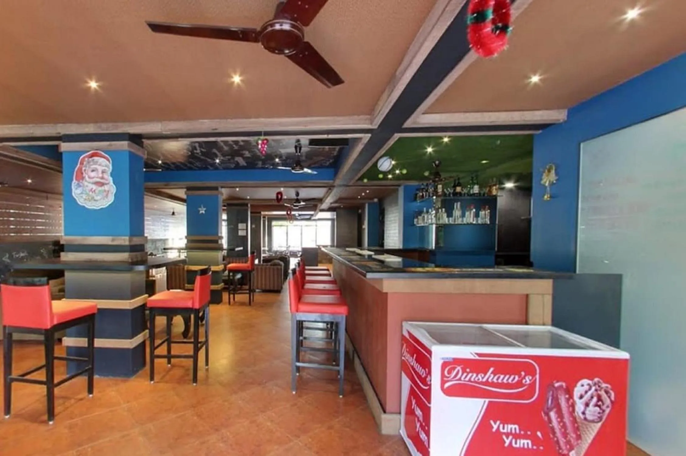 Restaurant/places to eat in Calangute Grande