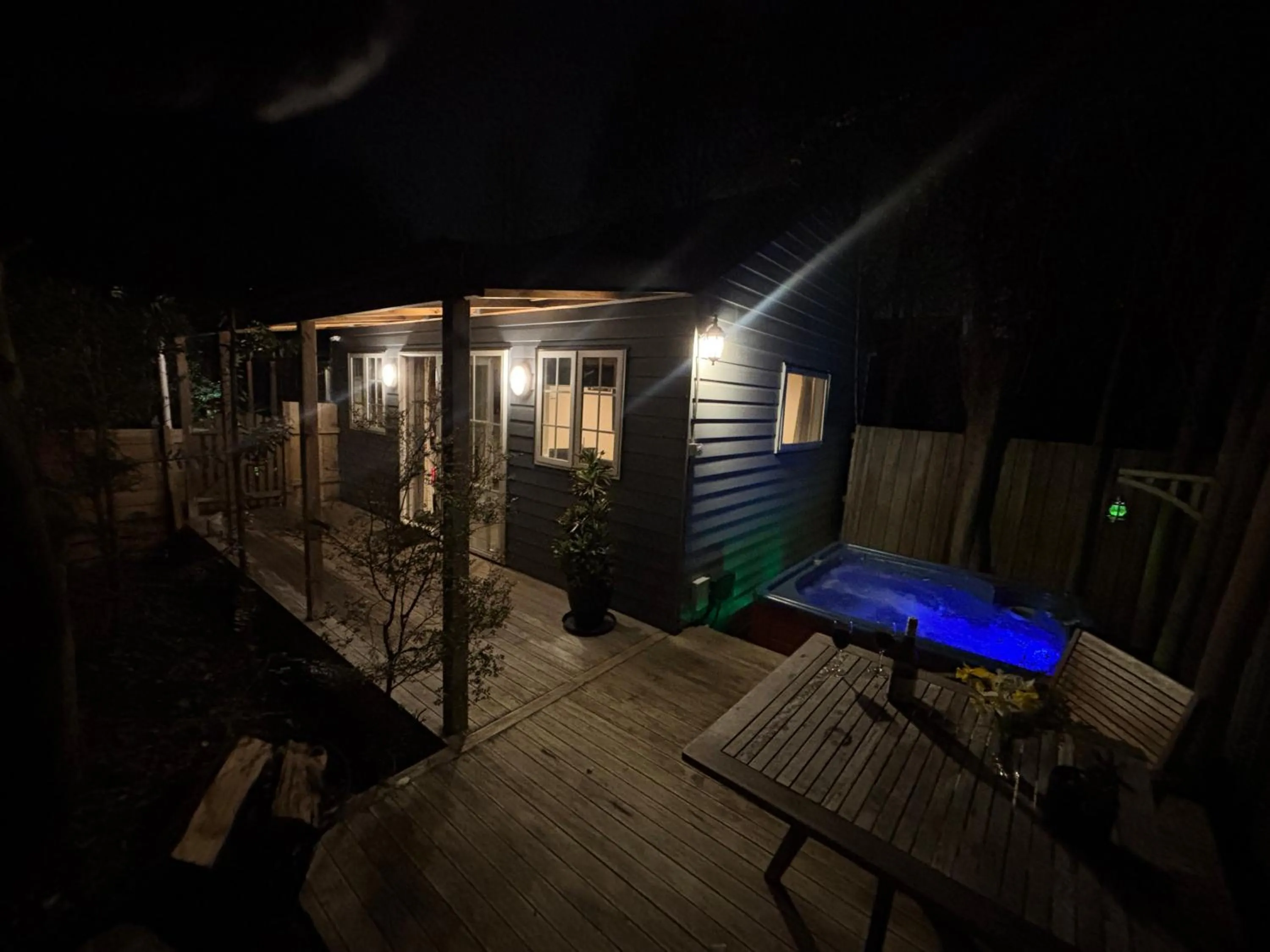 Cranford Cottages and Motel