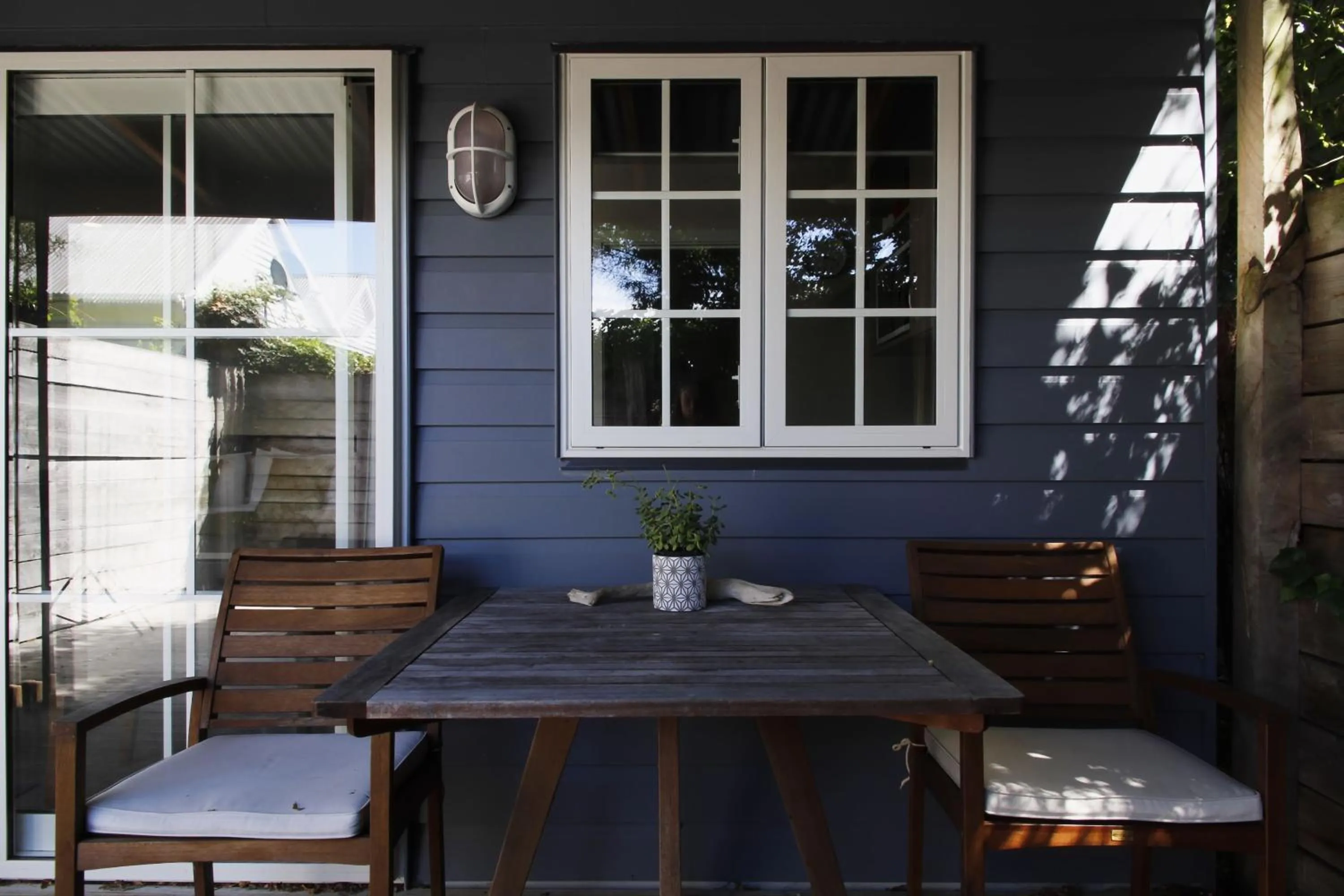 Property building in Cranford Cottages and Motel