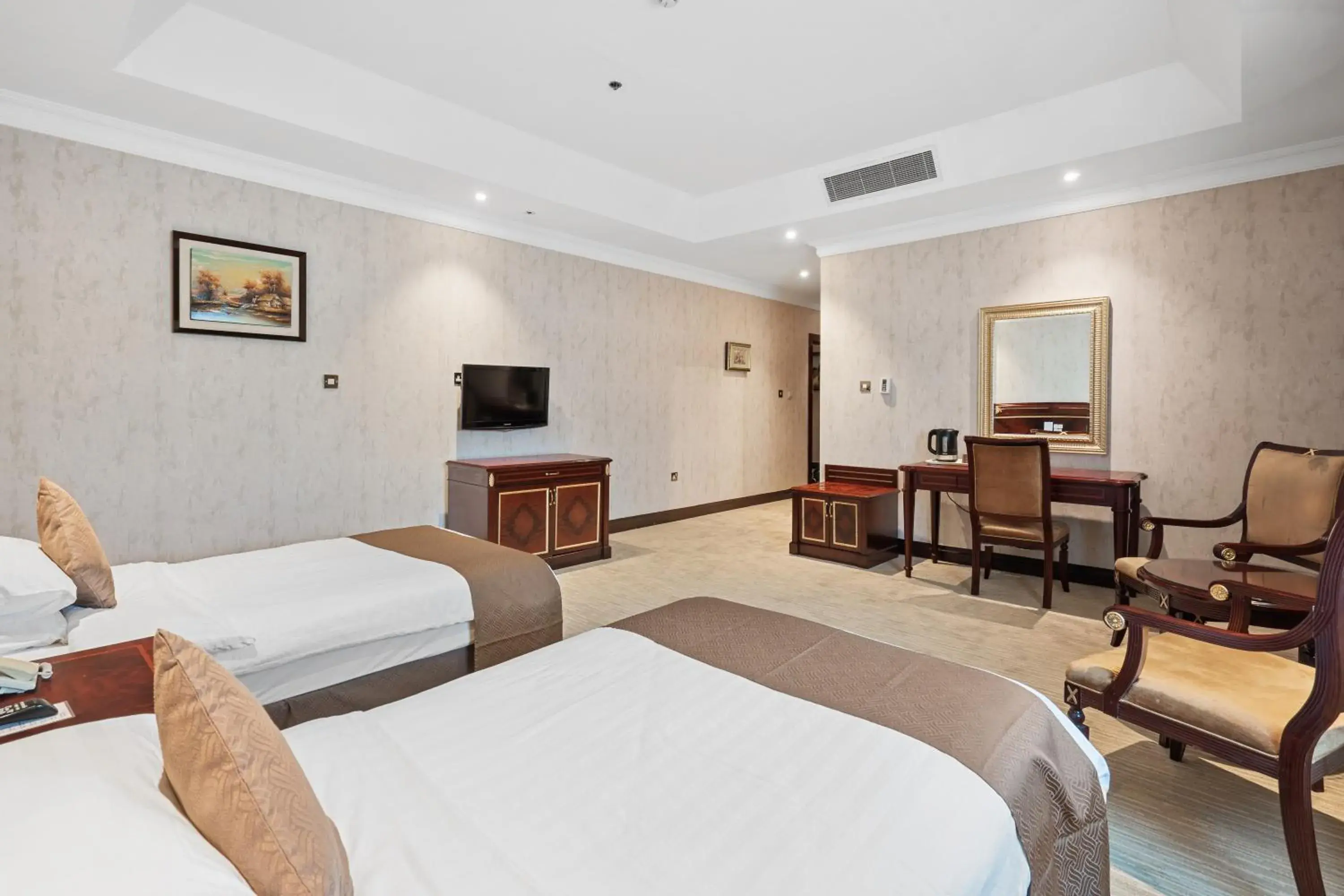 Bedroom, Bed in Chairmen Hotel Bedroom, Bed in Chairmen Hotel