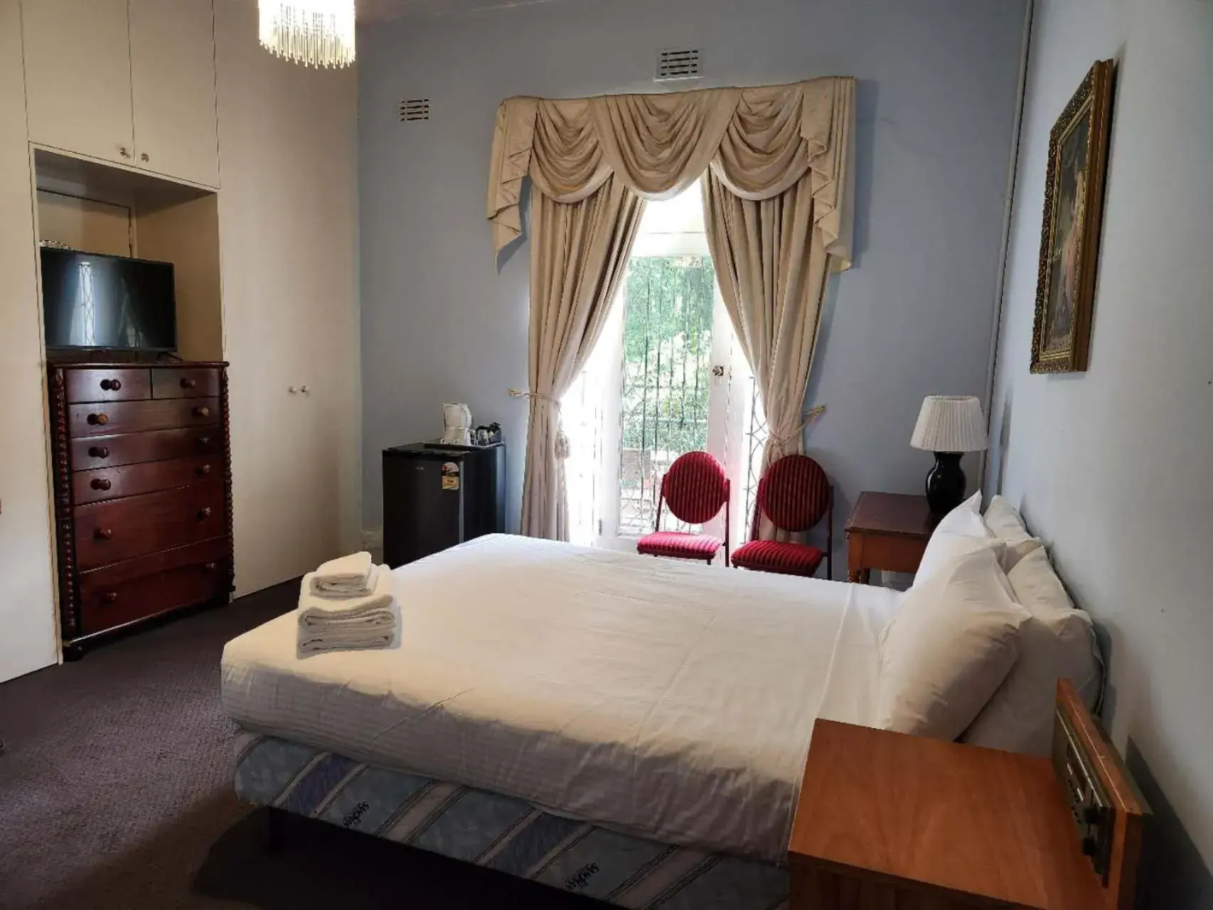 Bed in Georgian Court Inn Bed in Georgian Court Inn