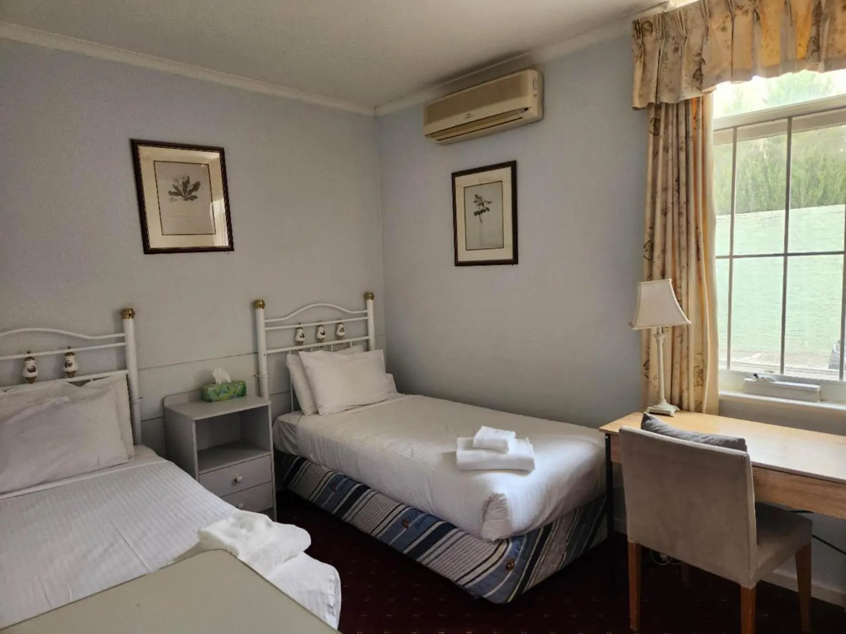 Bed in Georgian Court Inn