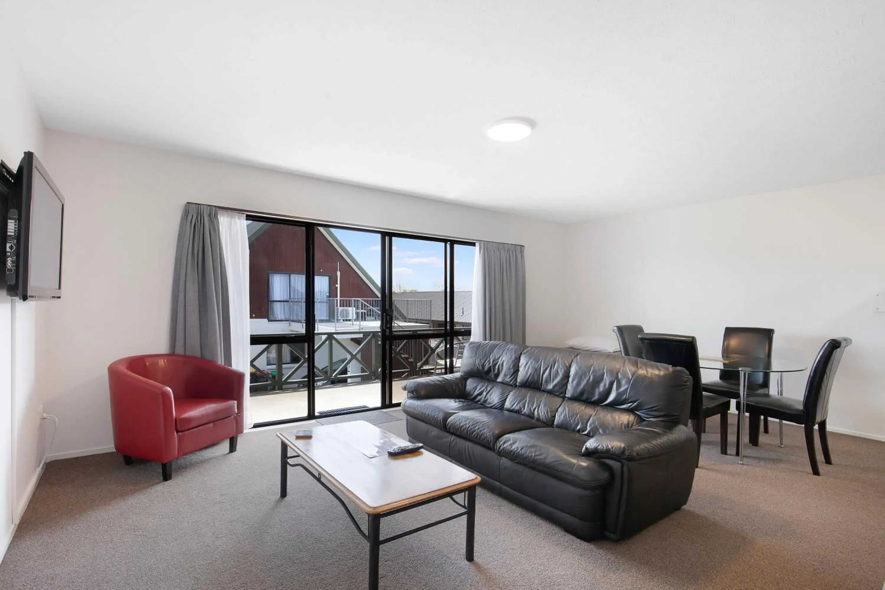 Living room in Garden City Motel Living room in Garden City Motel