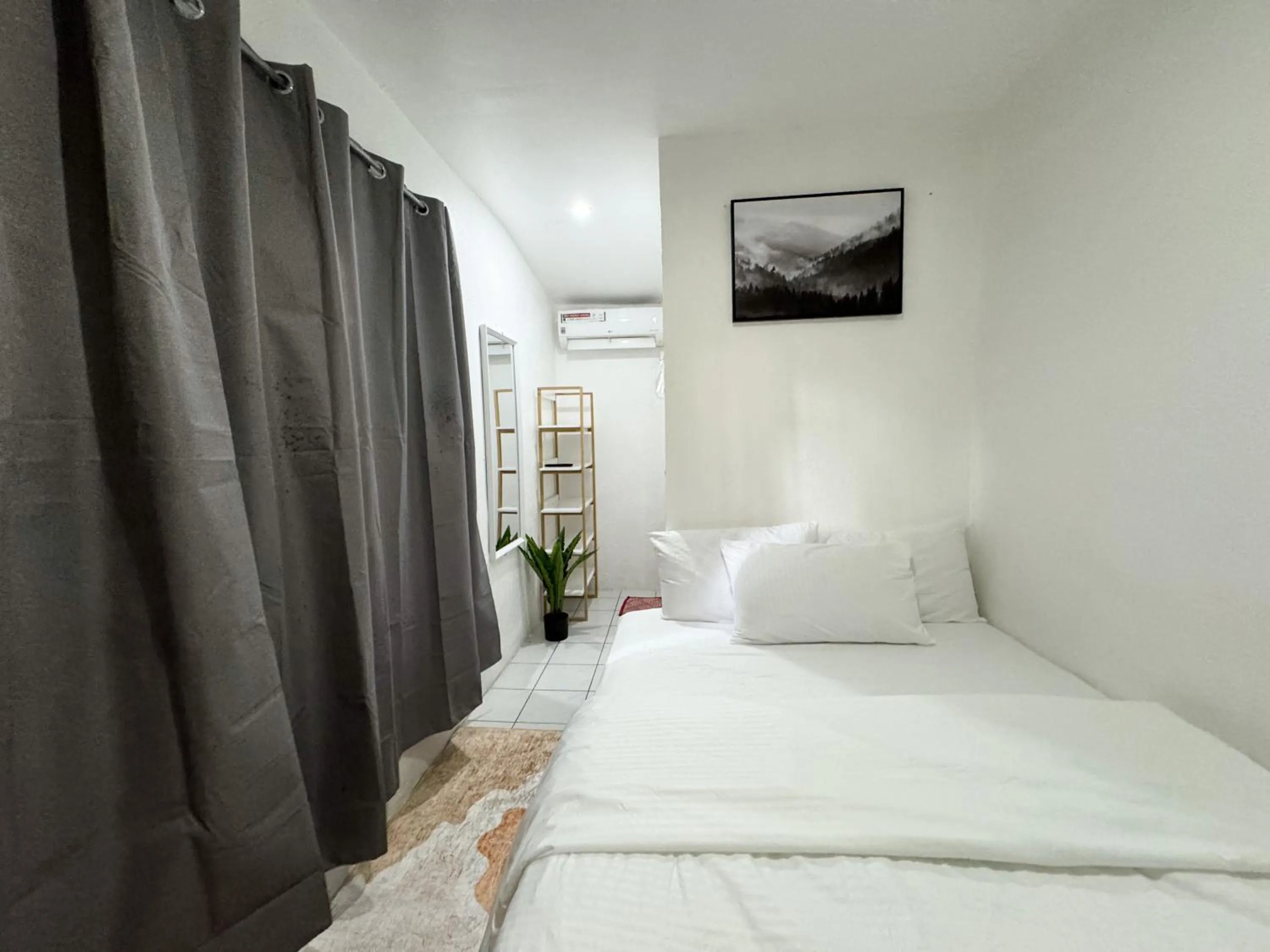 Bedroom, Bed in West Coast Beach House