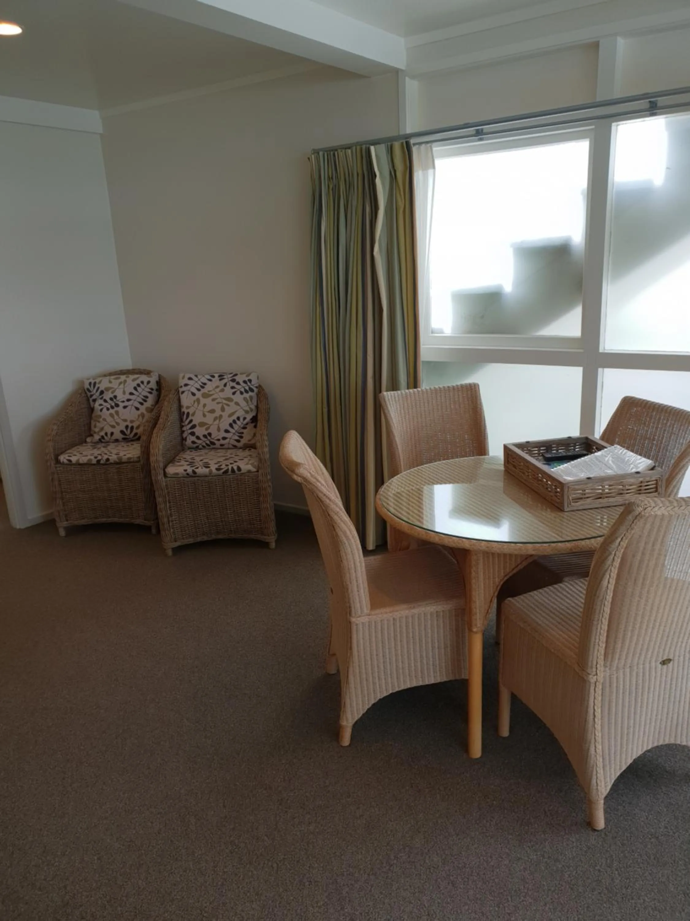 Dining area in Hananui Lodge and Apartments