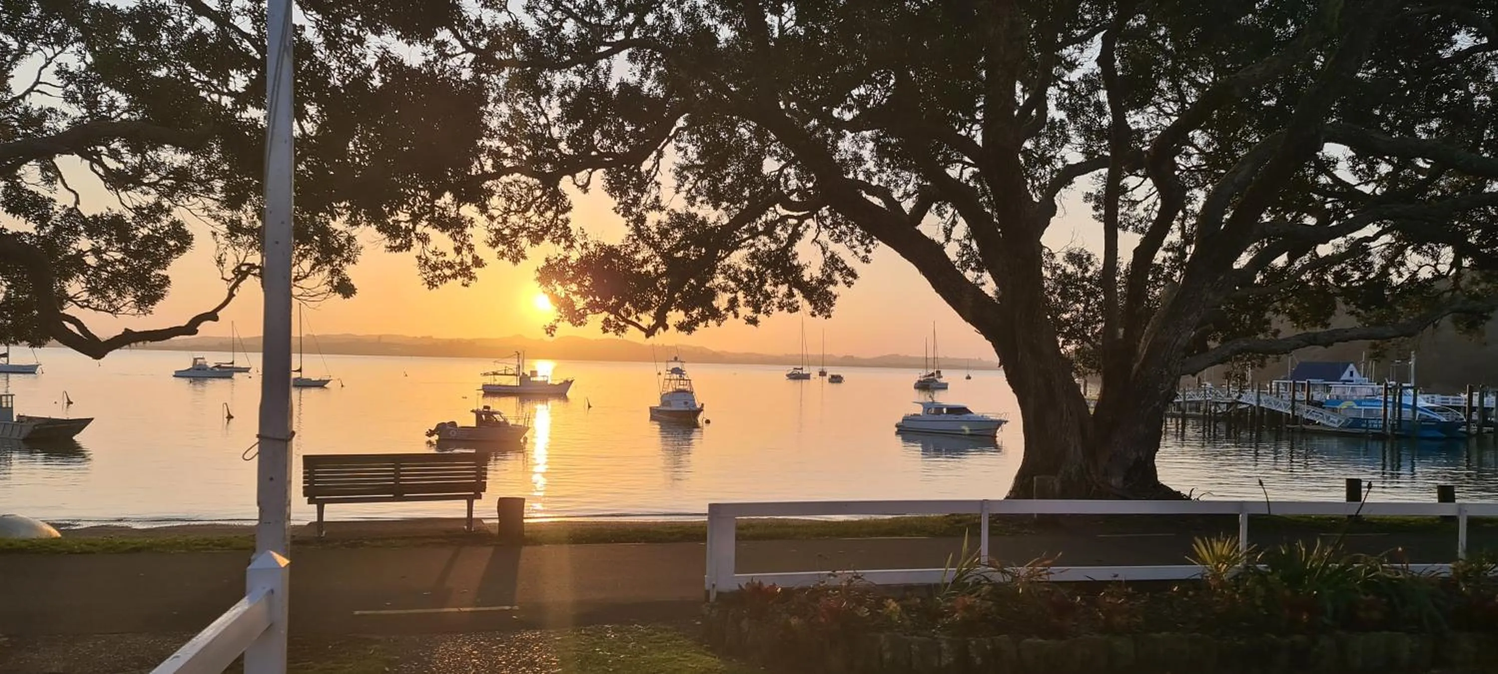 Hananui Lodge and Apartments