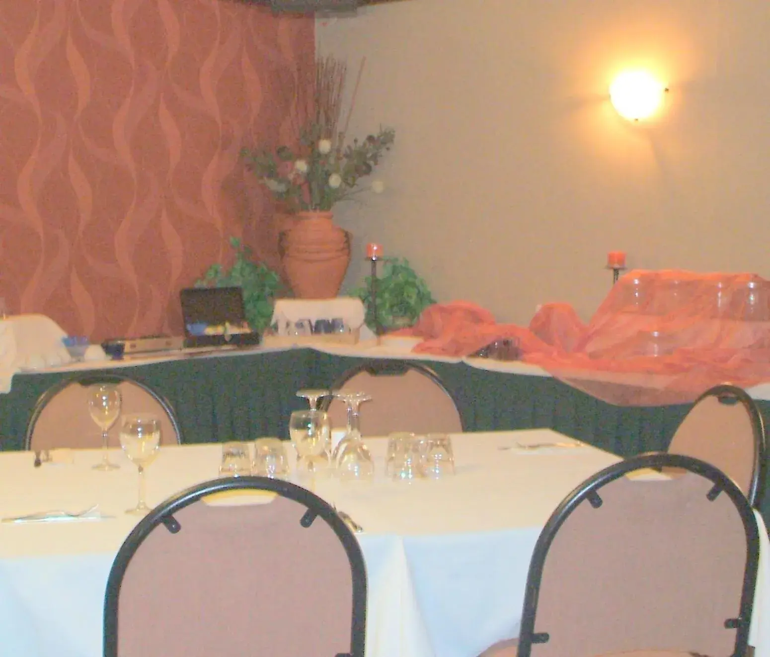 Restaurant/places to eat in Panorama Motor Inn Restaurant/places to eat in Panorama Motor Inn