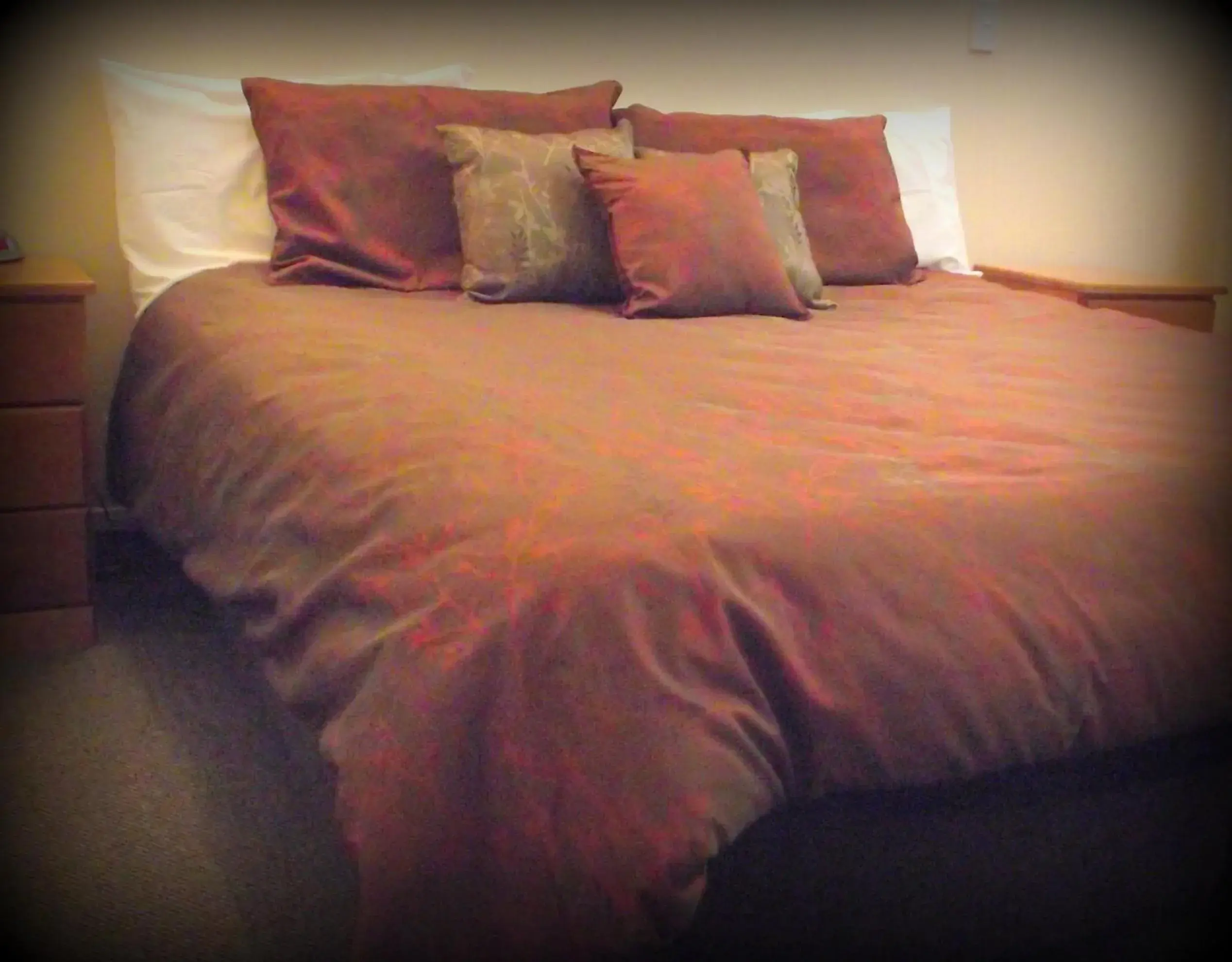 Bed in Panorama Motor Inn Bed in Panorama Motor Inn