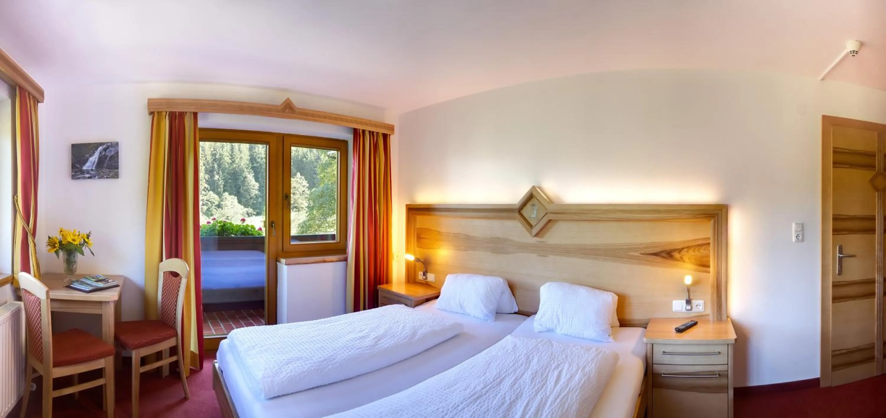 Photo of the whole room, Bed in Gasthaus Steinberg