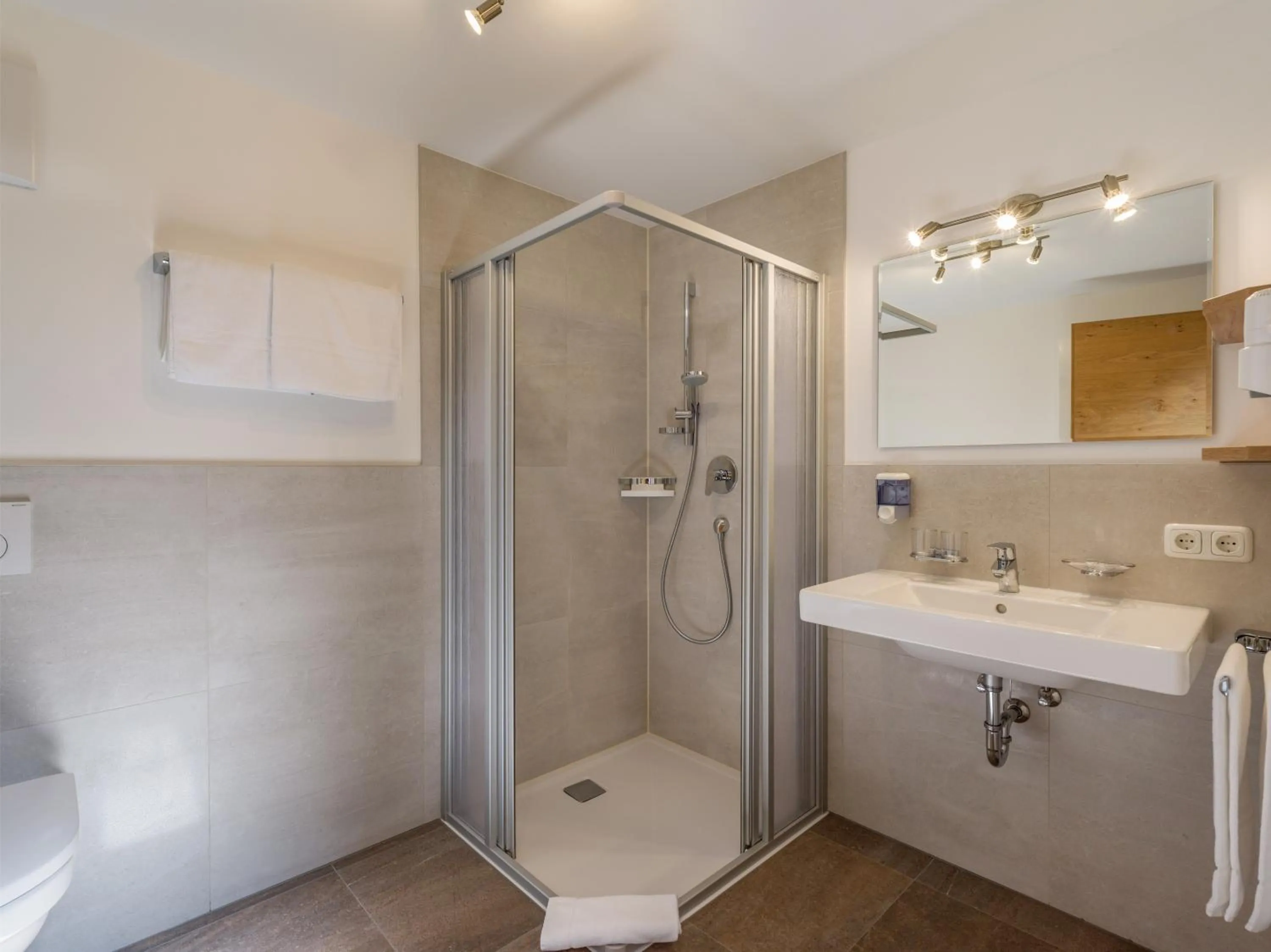 Shower in Gasthaus Steinberg