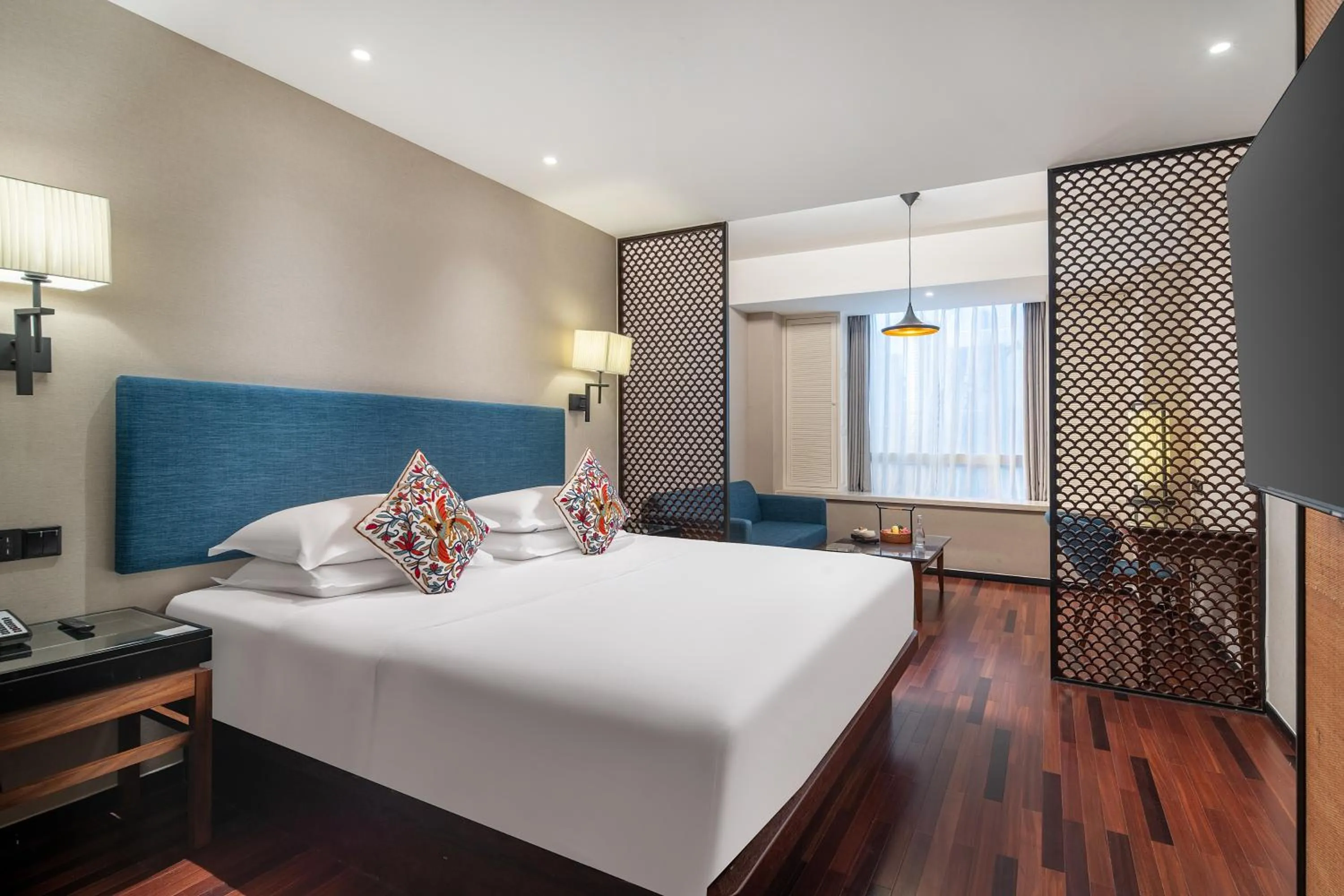 Bed in SSAW Boutique Hotel Shanghai Bund