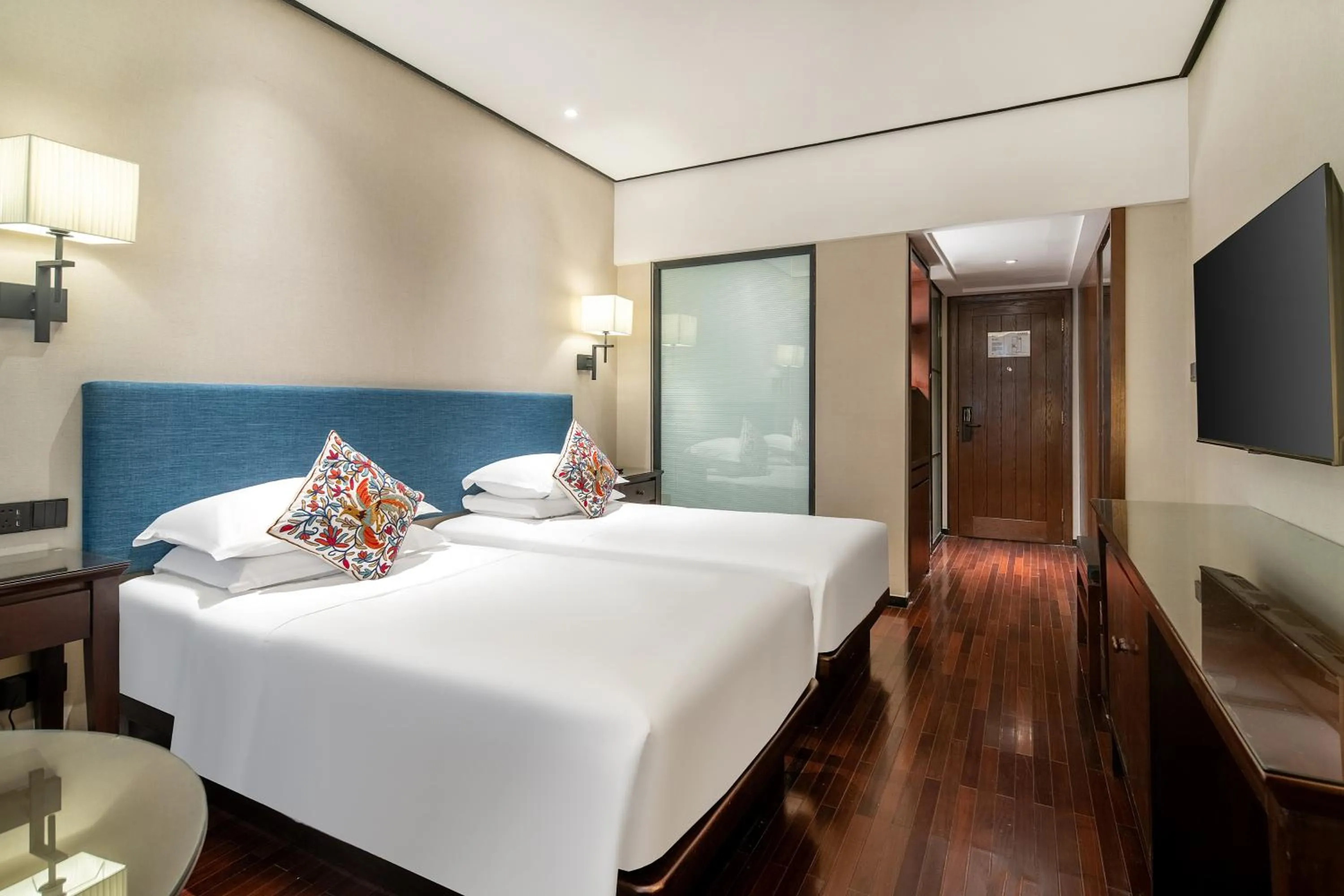 Photo of the whole room, Bed in SSAW Boutique Hotel Shanghai Bund