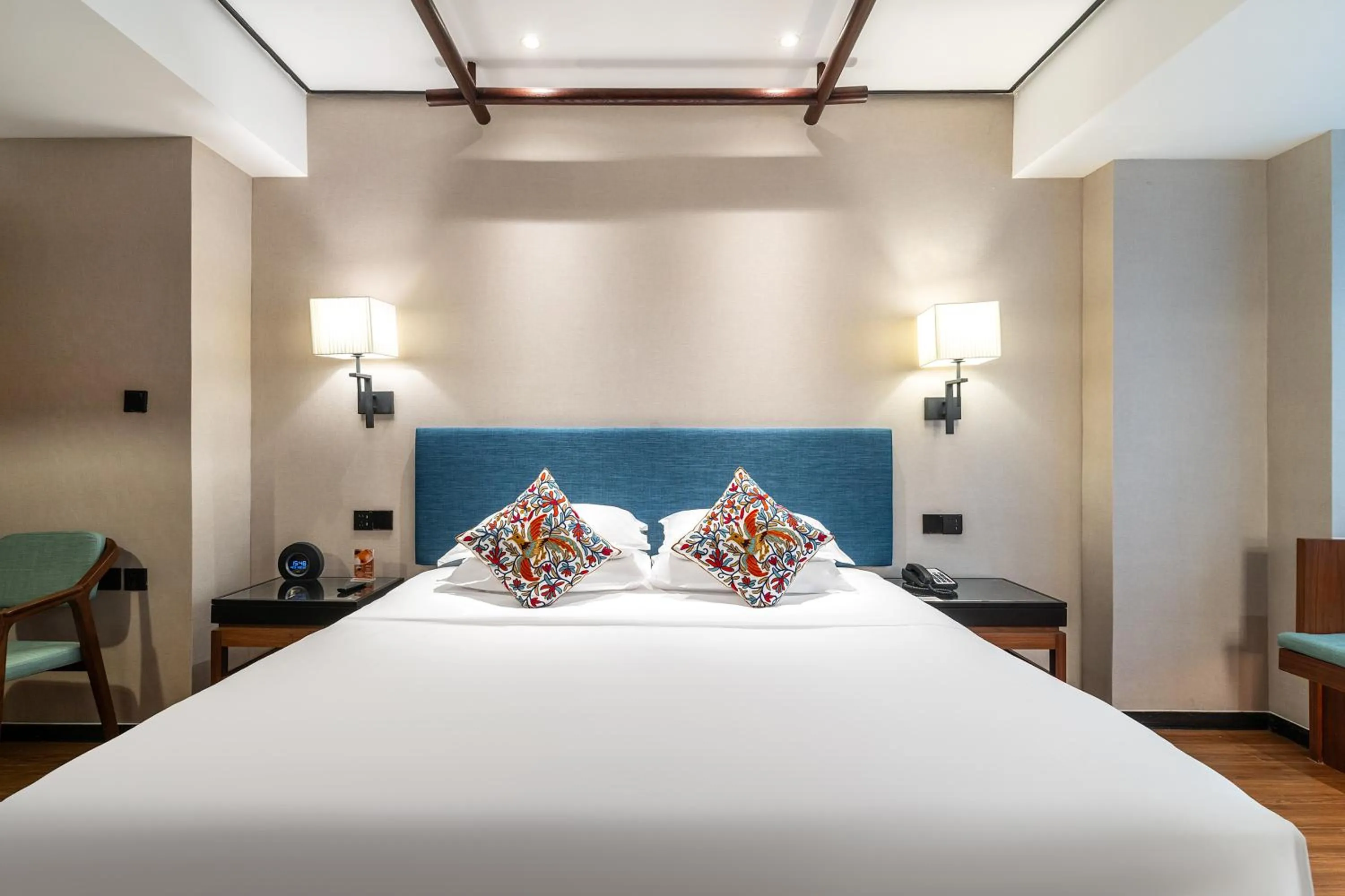 Photo of the whole room, Bed in SSAW Boutique Hotel Shanghai Bund