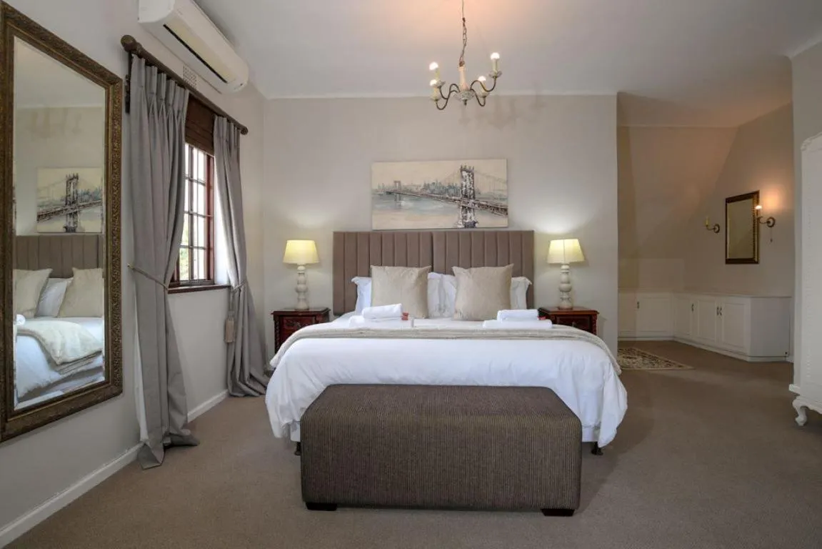 Bed in Dark Chocolate Guest House