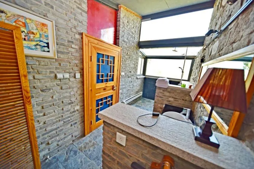 Toilet in Home of the Great Wall