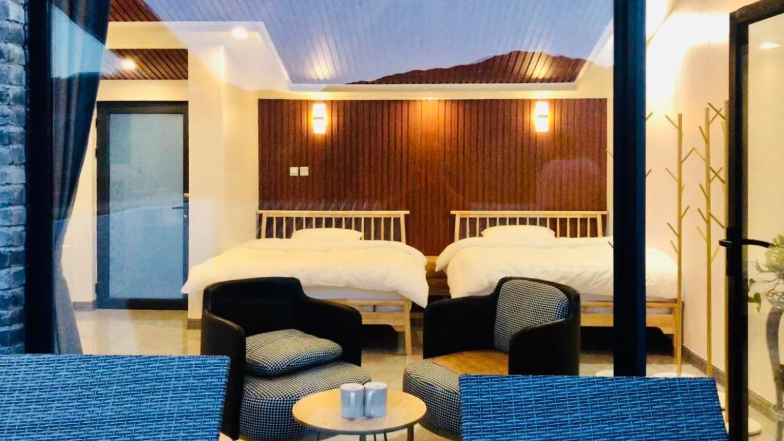 Bedroom, Bed in Home of the Great Wall