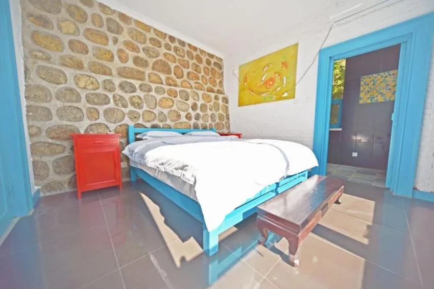 Bedroom, Bed in Home of the Great Wall