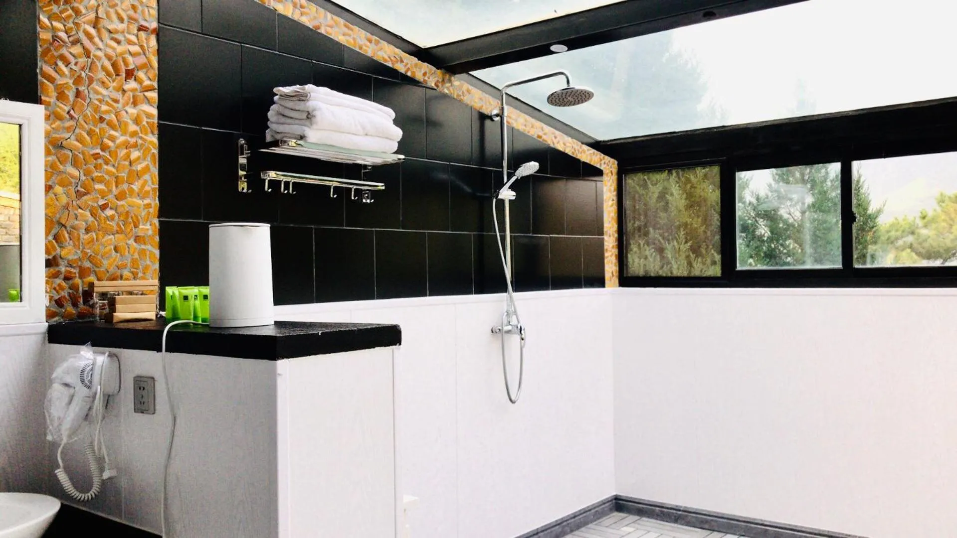 Bathroom in Home of the Great Wall