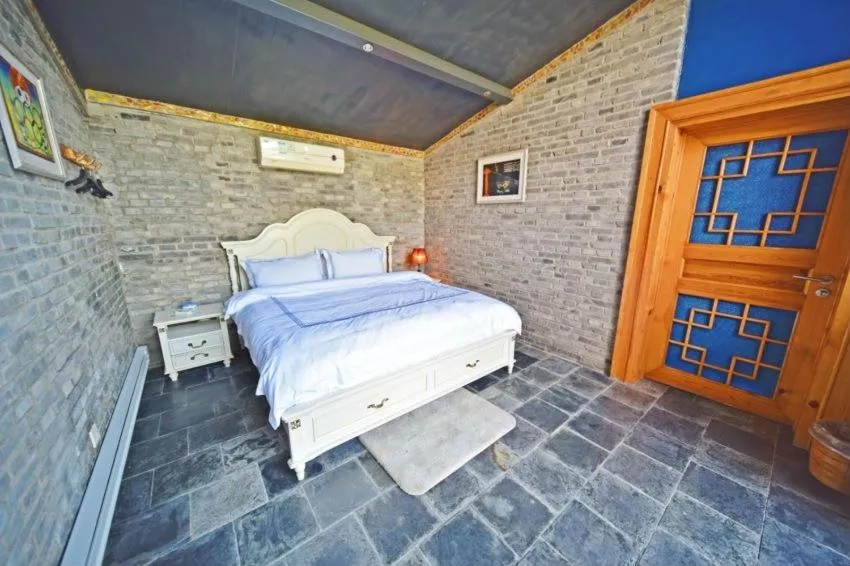 Bedroom, Bed in Home of the Great Wall