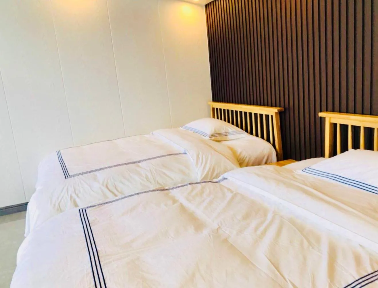 bunk bed, Bed in Home of the Great Wall