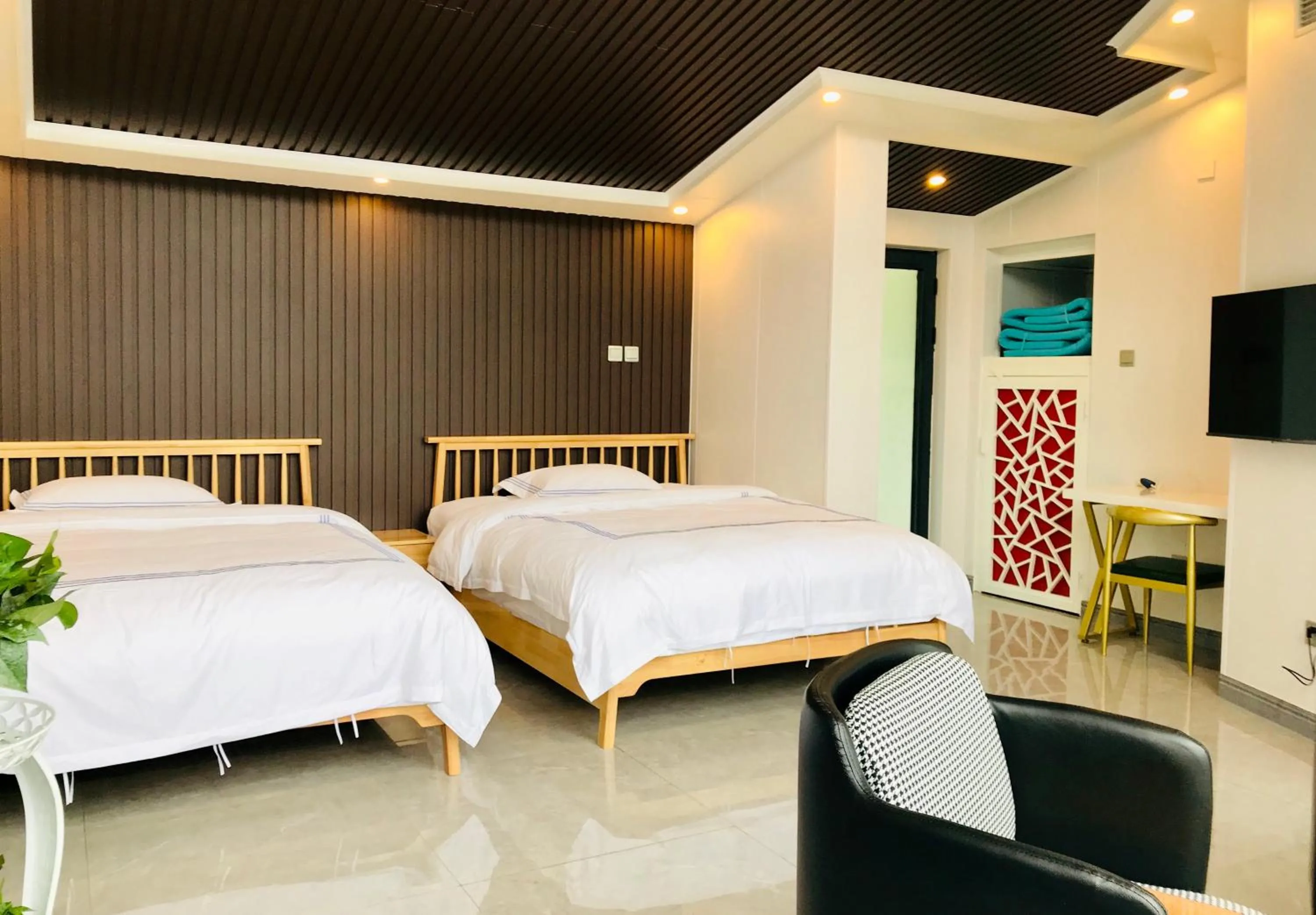 Bedroom, Bed in Home of the Great Wall