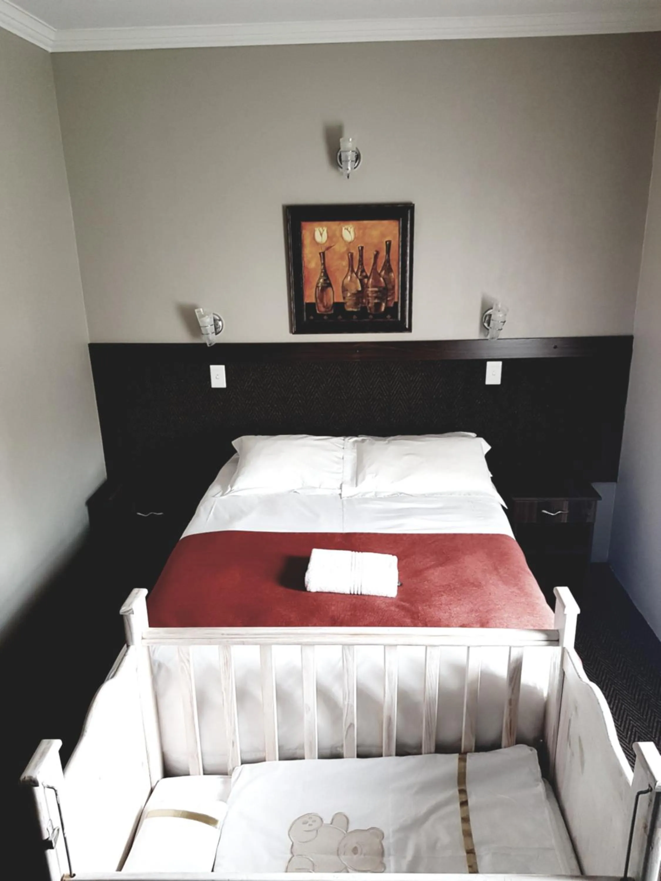 Bed in Be My Guest Hotel Conference