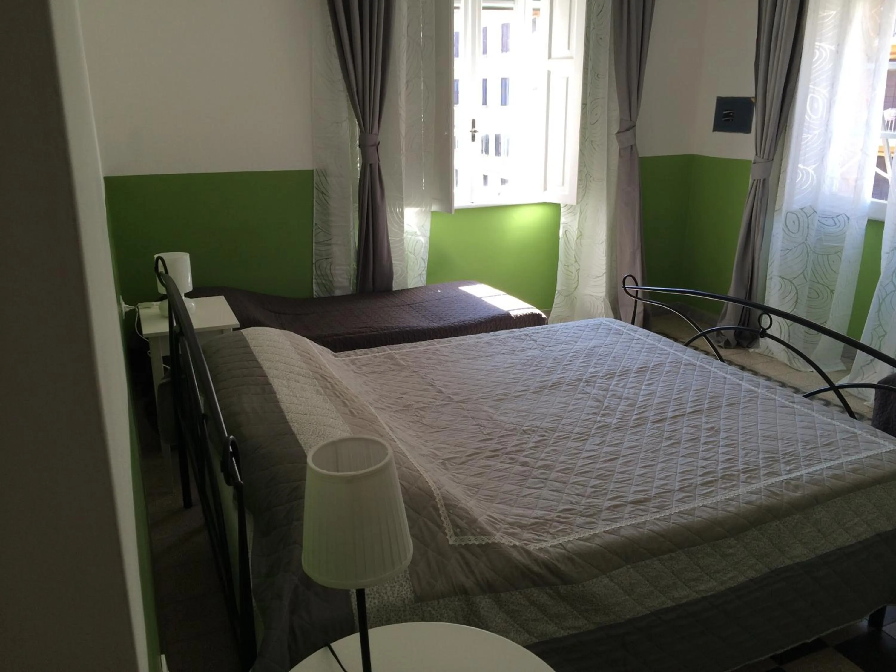 Photo of the whole room, Bed in Arches B&B