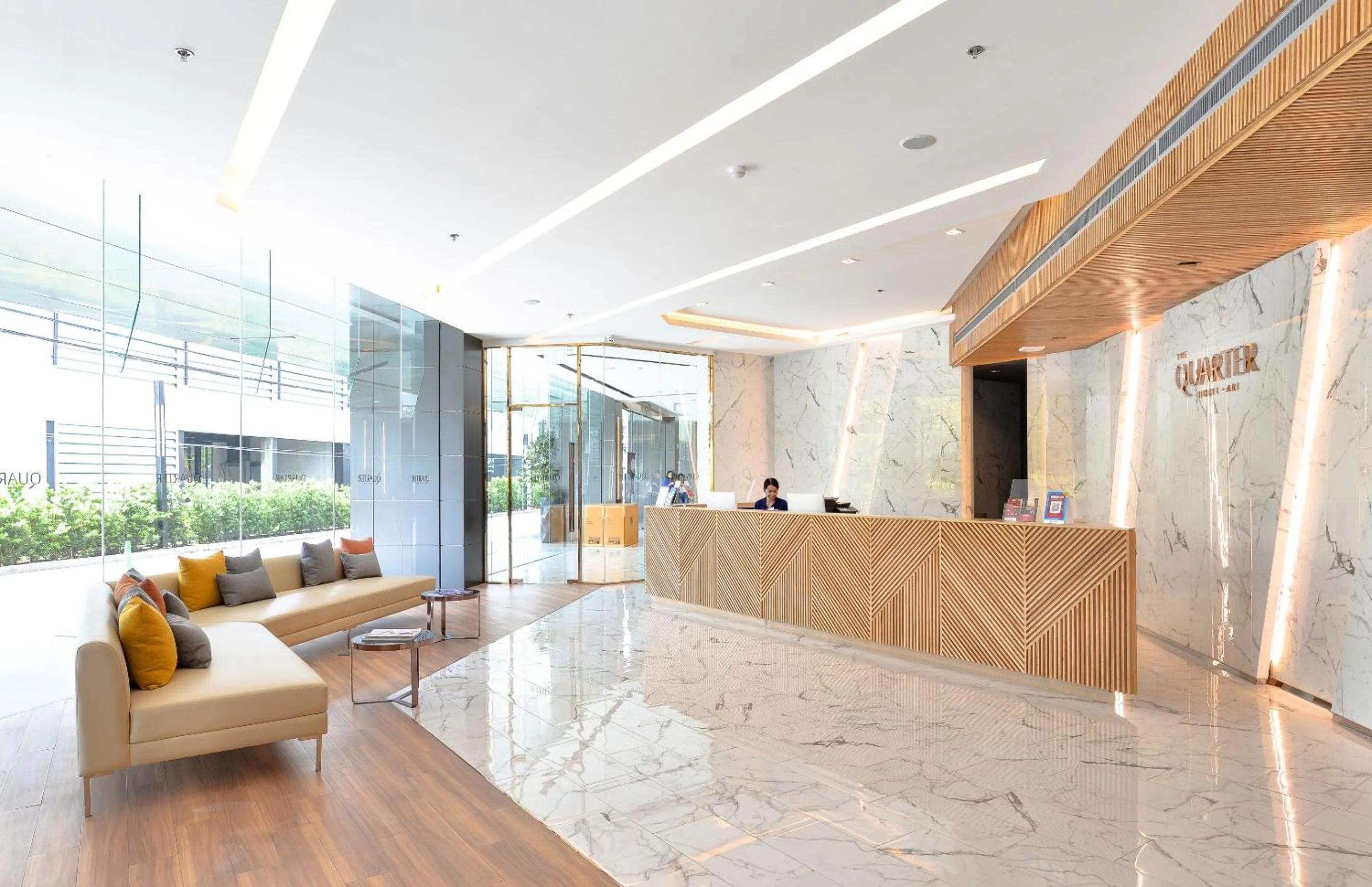 Lobby or reception in The Quarter Ari by UHG