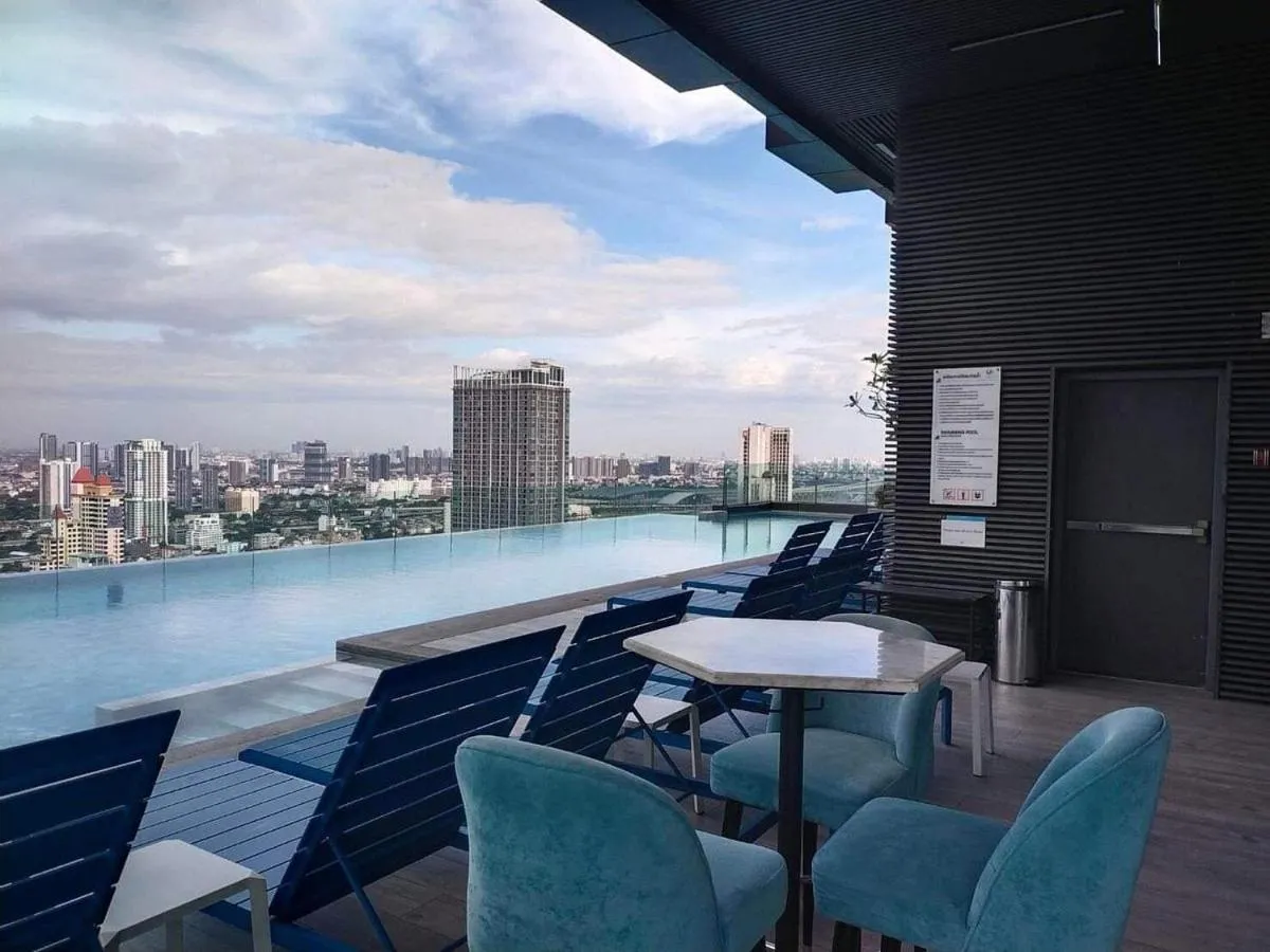 Swimming pool in The Quarter Ari by UHG