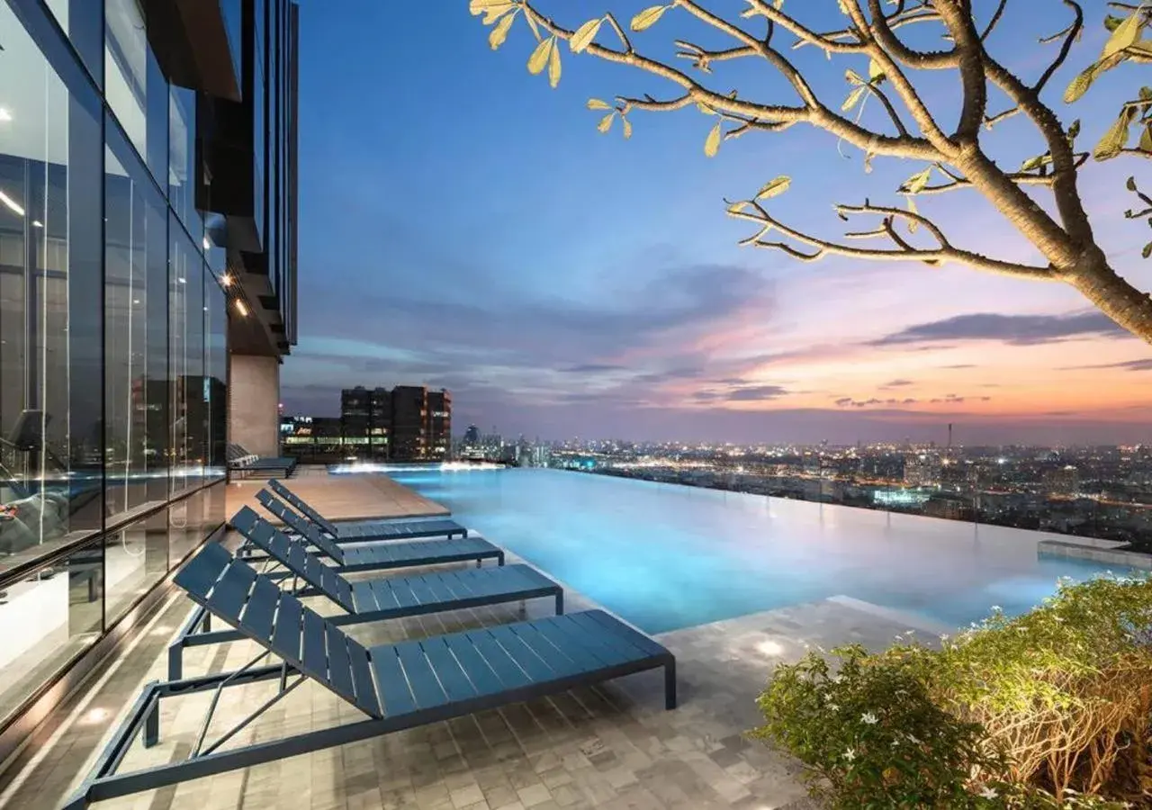 The Quarter Ari by UHG The Quarter Ari by UHG