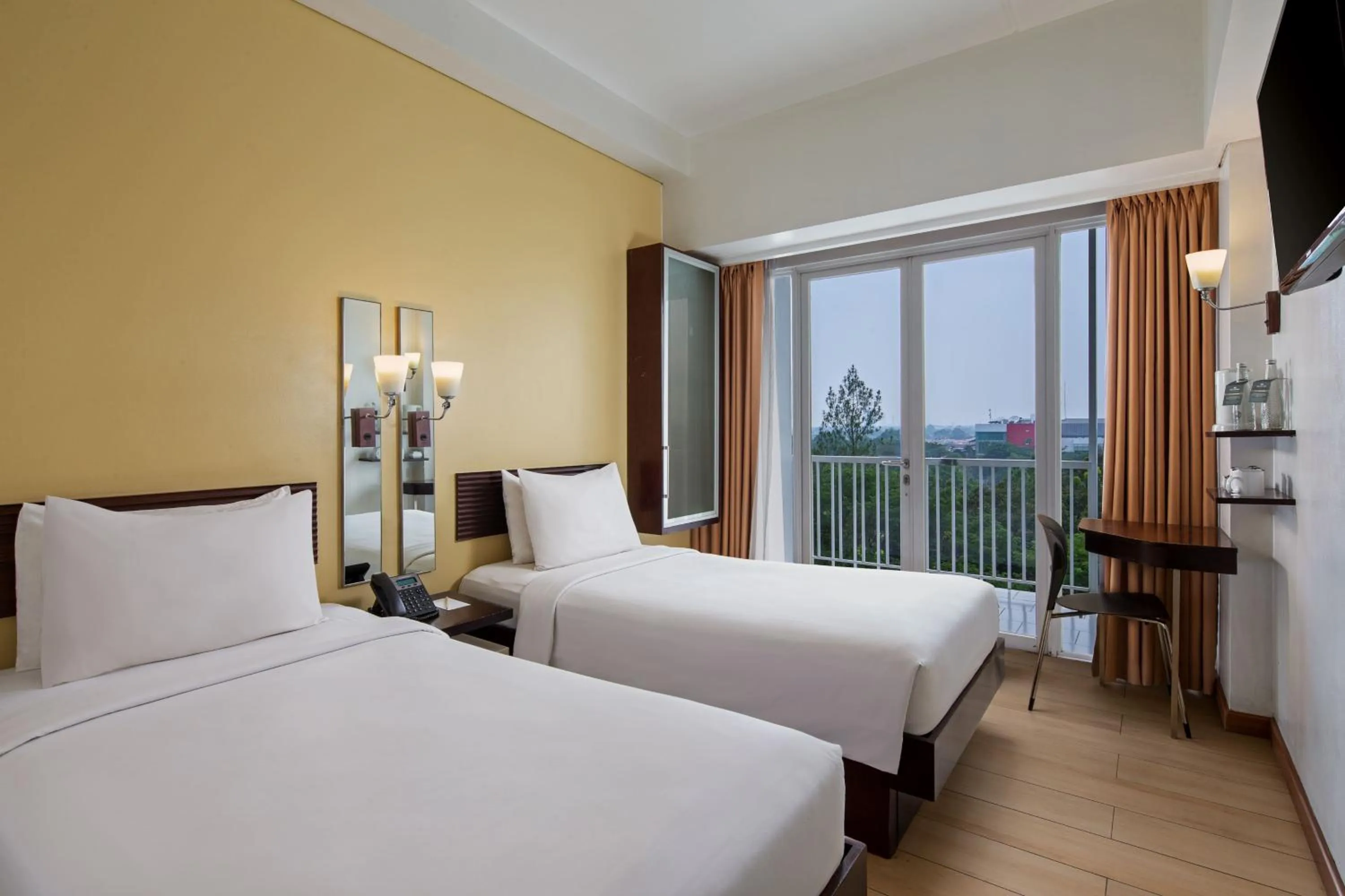 Bedroom, Bed in Hotel Santika BSD City-Serpong