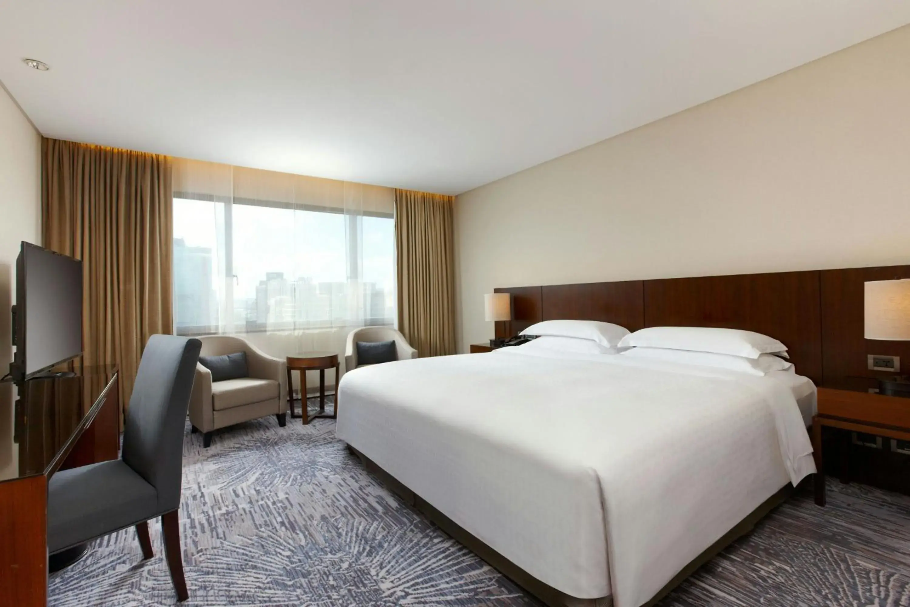 Deluxe King Room in Sheraton Grand Taipei Hotel Deluxe King Room in Sheraton Grand Taipei Hotel