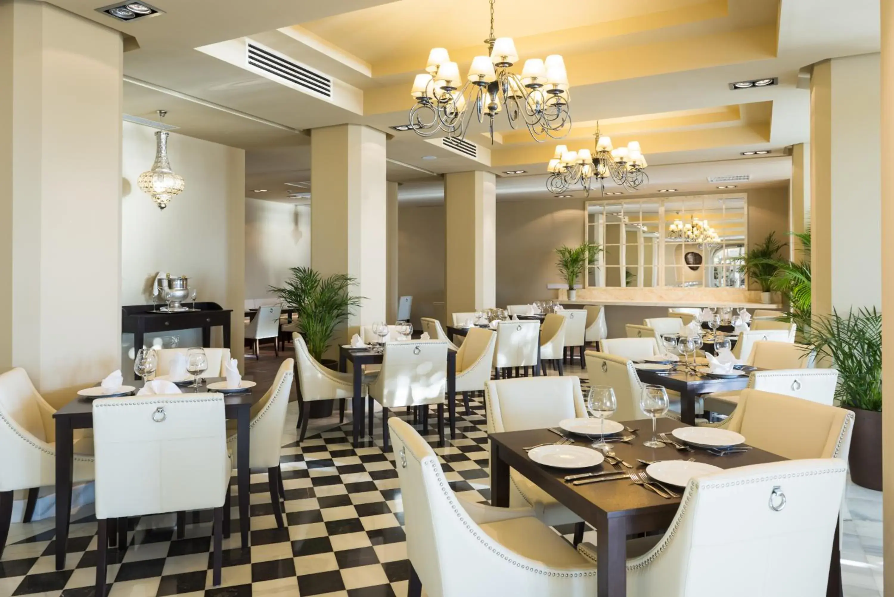 Restaurant/places to eat in Rock Hotel Restaurant/places to eat in Rock Hotel