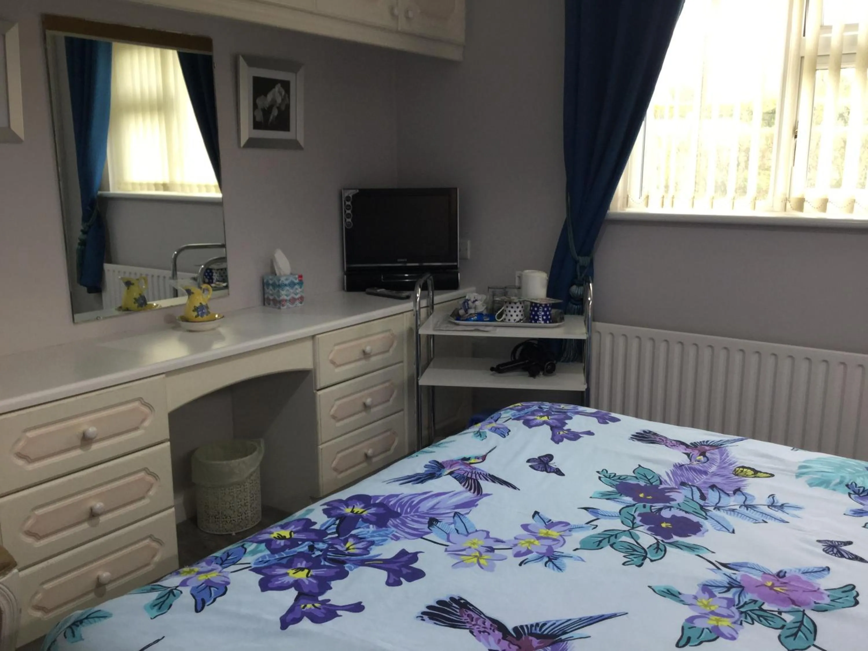 Bedroom, Bed in Garron View