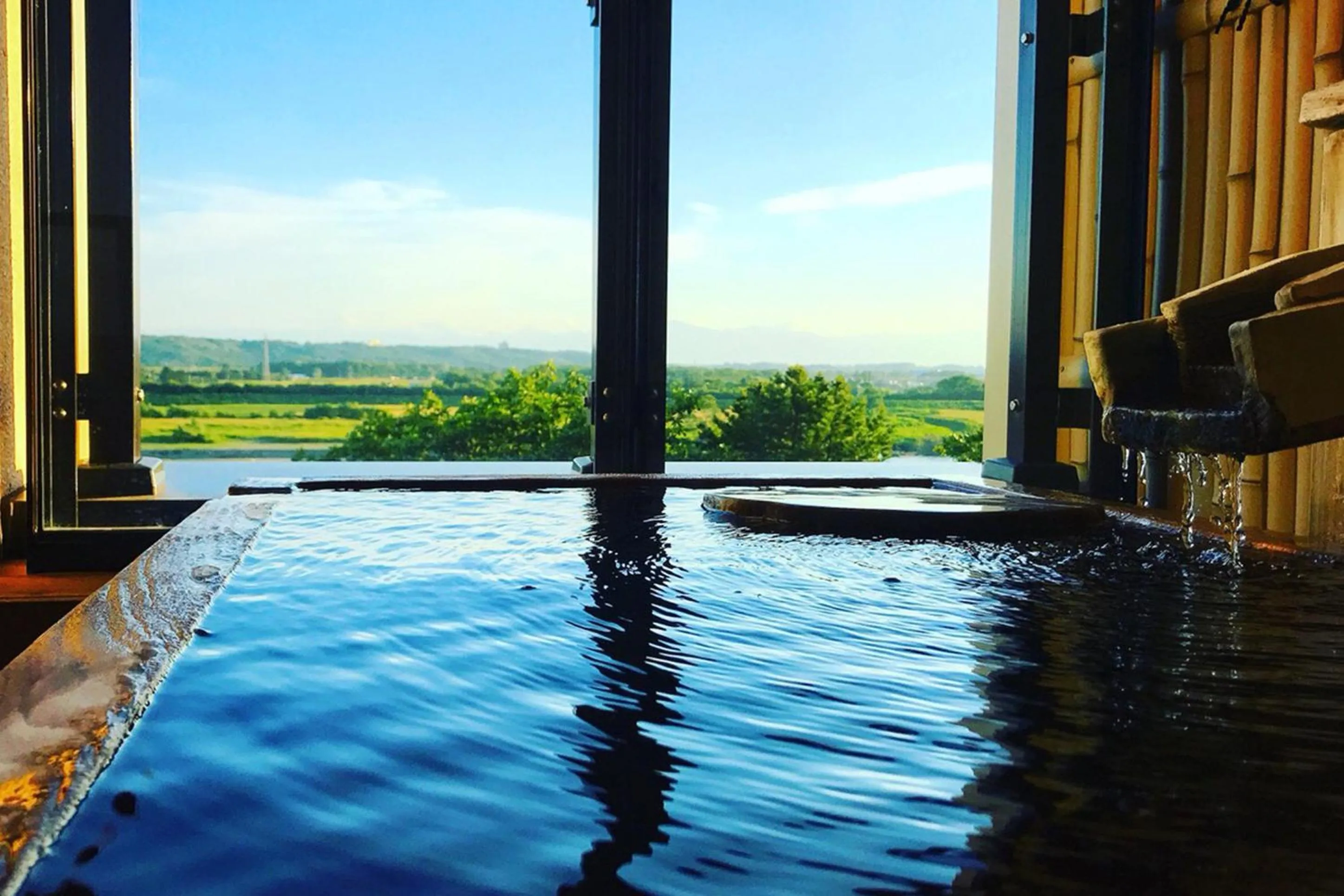 Open Air Bath in Kangetsuen