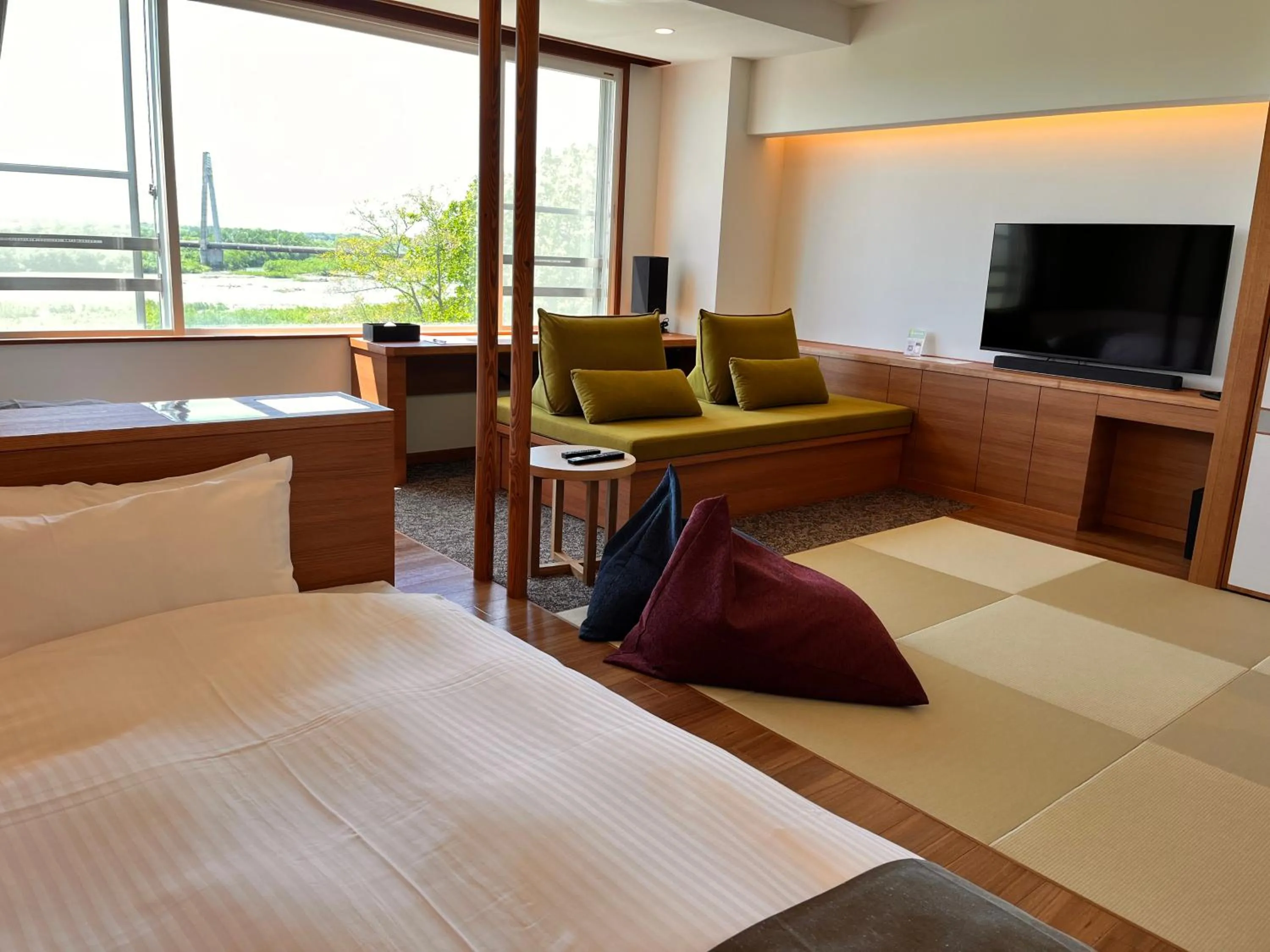 TV and multimedia, Bed in Kangetsuen