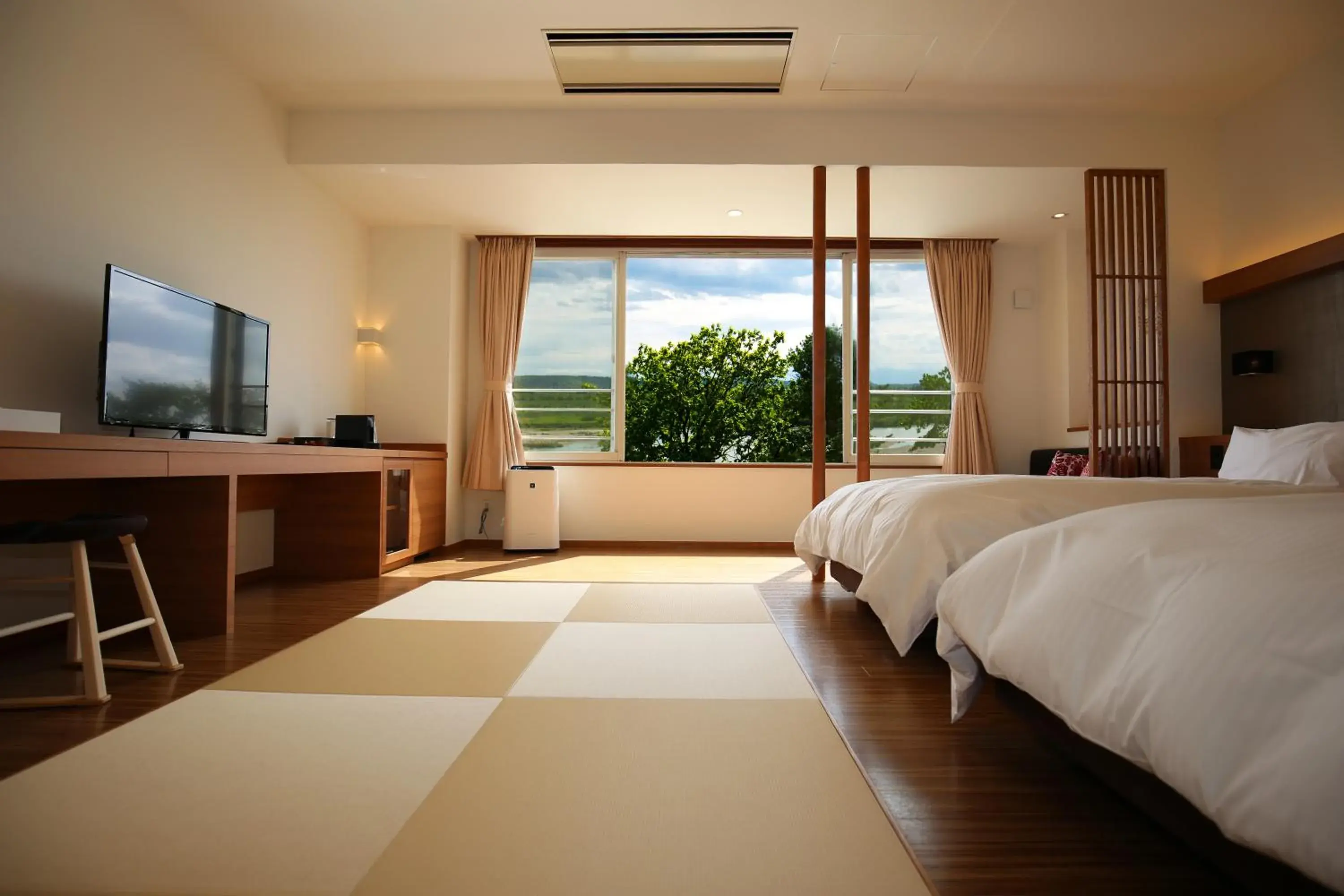 TV and multimedia, Bed in Kangetsuen TV and multimedia, Bed in Kangetsuen