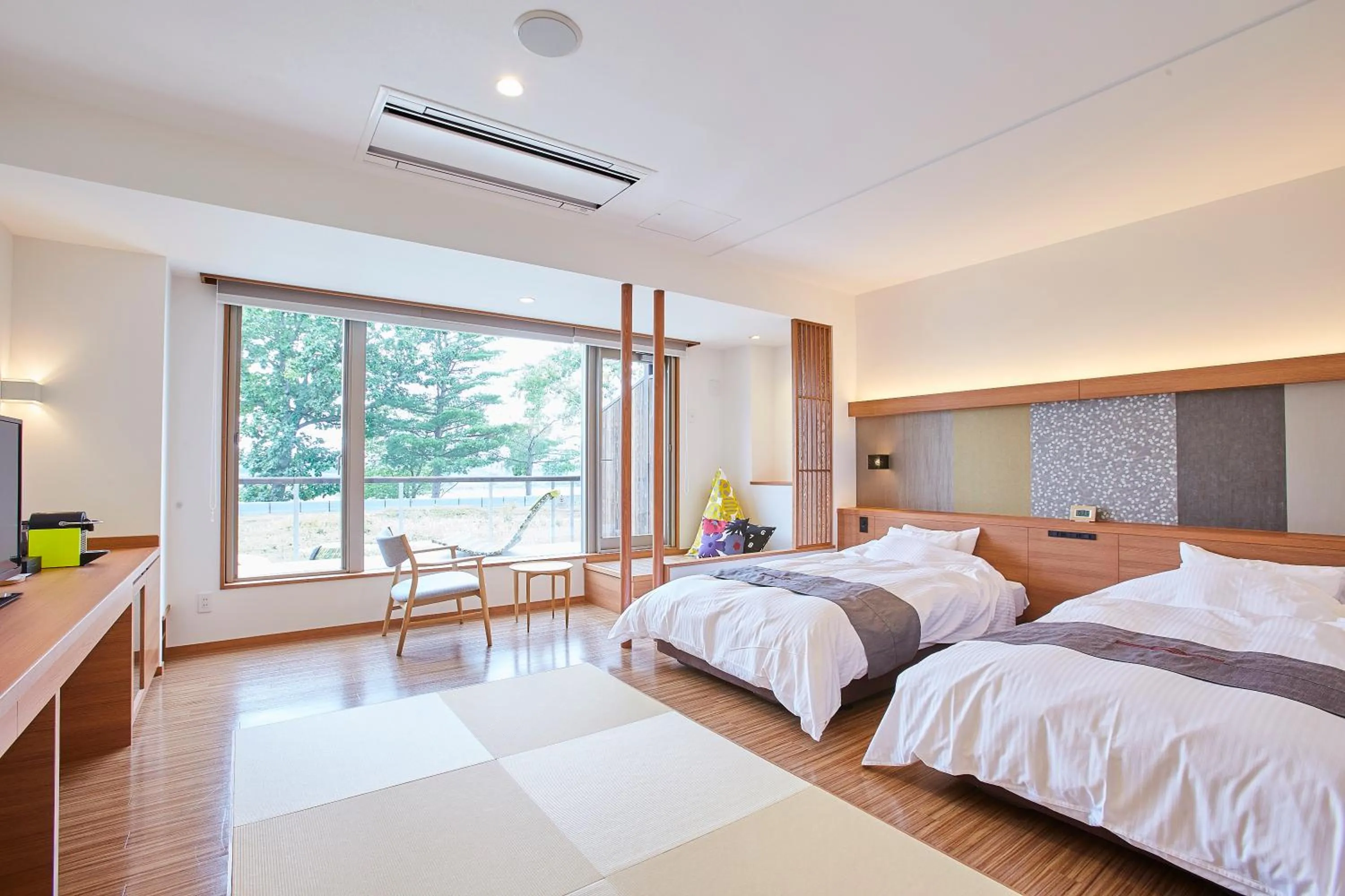 Photo of the whole room, Bed in Kangetsuen