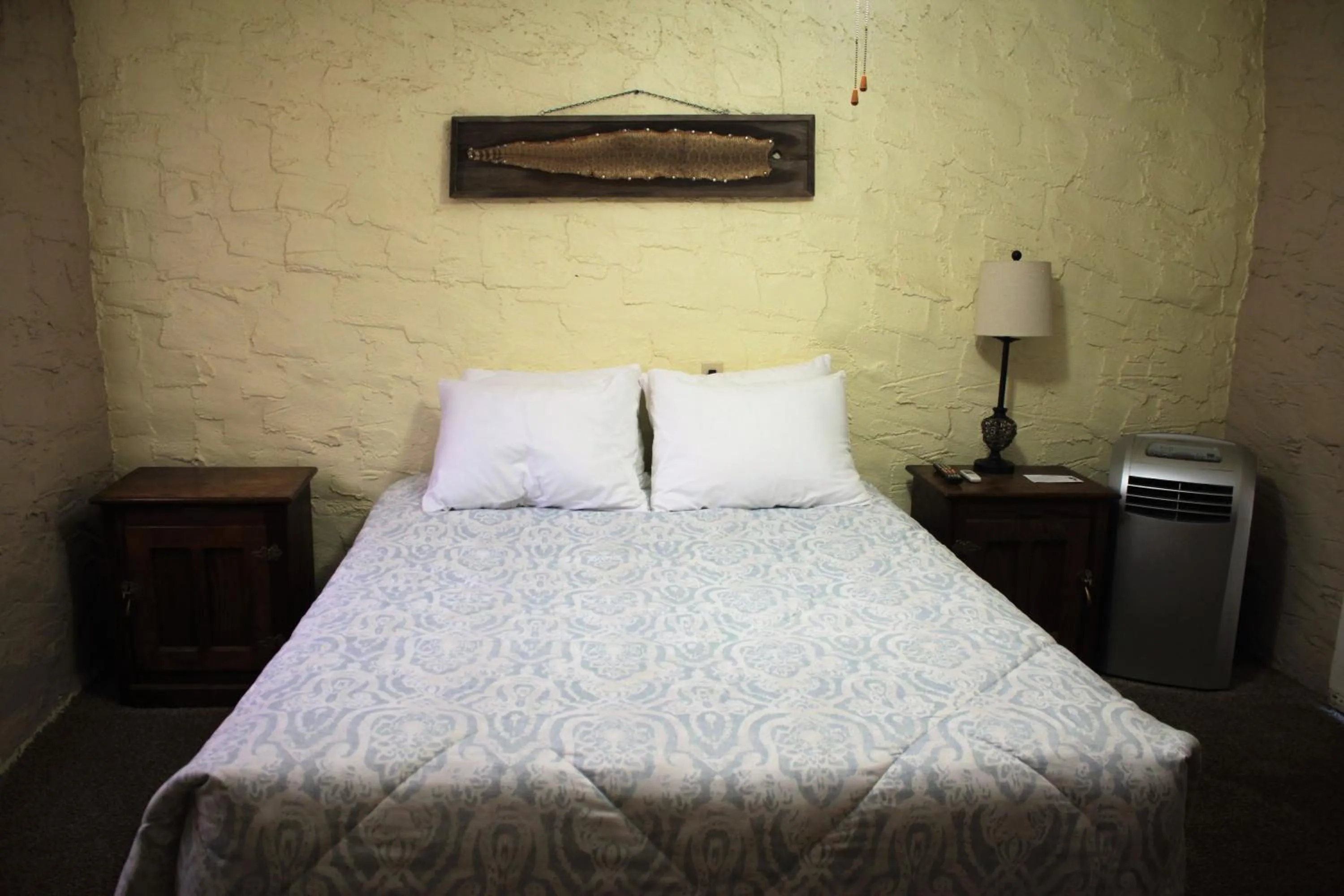 Bed in Grand Canyon West Hotel Sheps Miners Inn