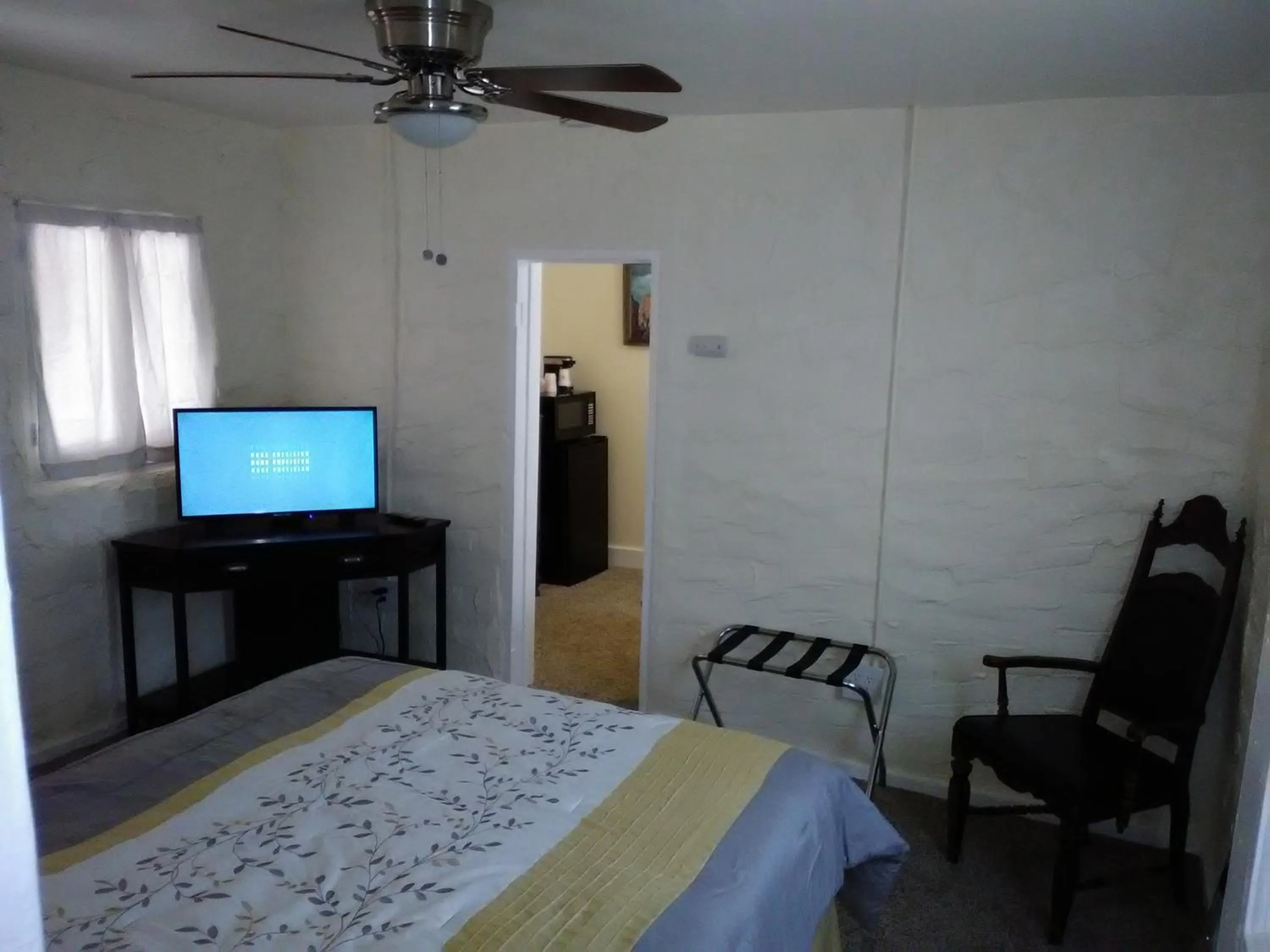 Bedroom, Bed in Grand Canyon West Hotel Sheps Miners Inn